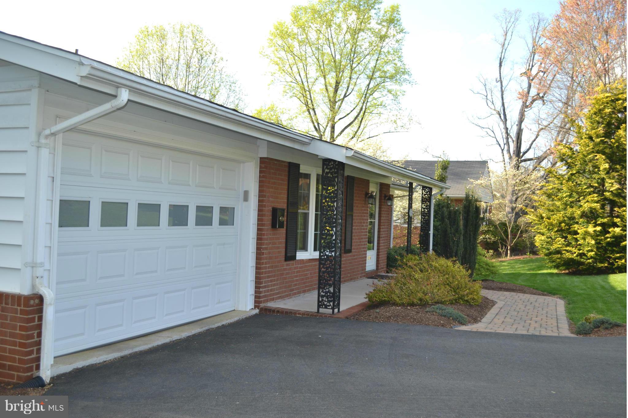 OAKLAWN - Residential Lease