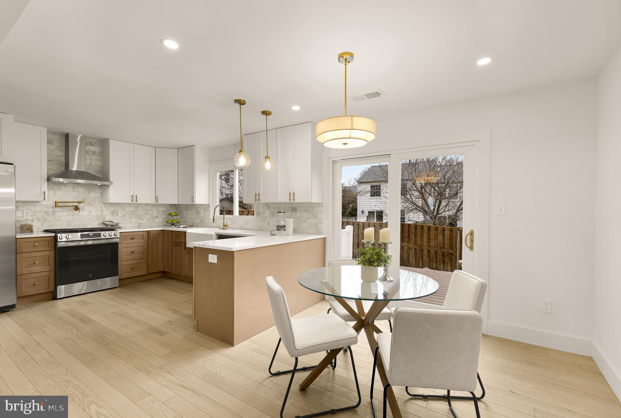 LAKE BRADDOCK - Residential