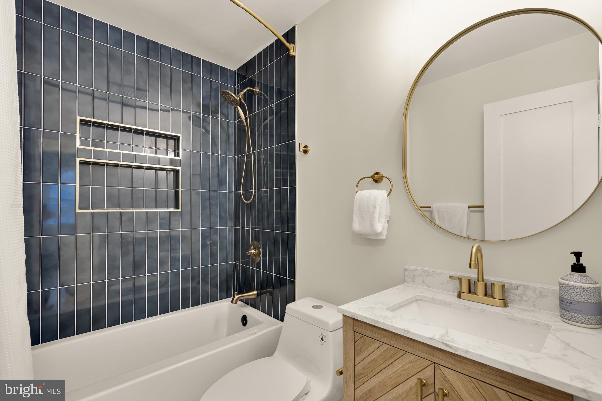 LAKE BRADDOCK - Residential