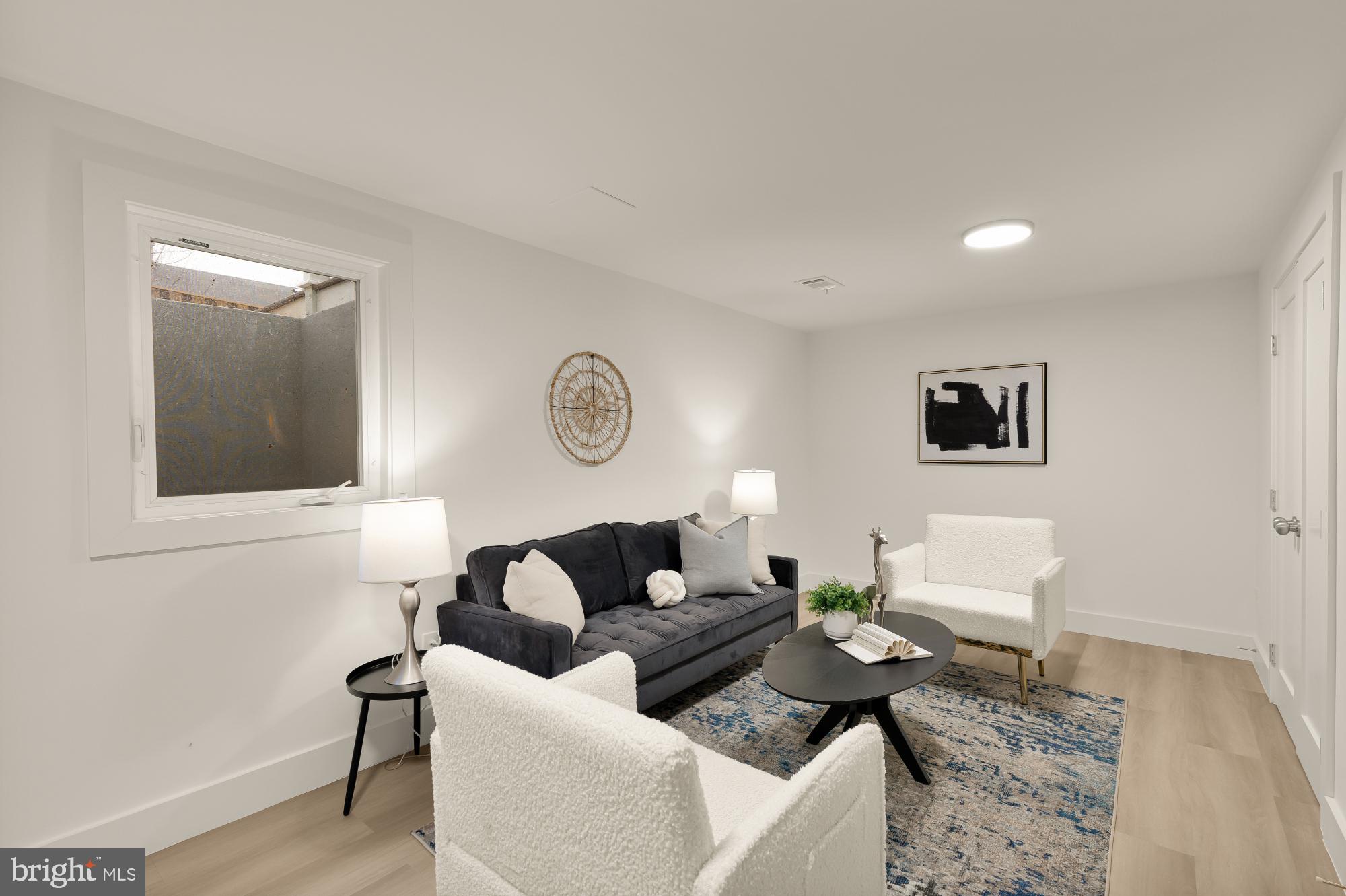 LAKE BRADDOCK - Residential