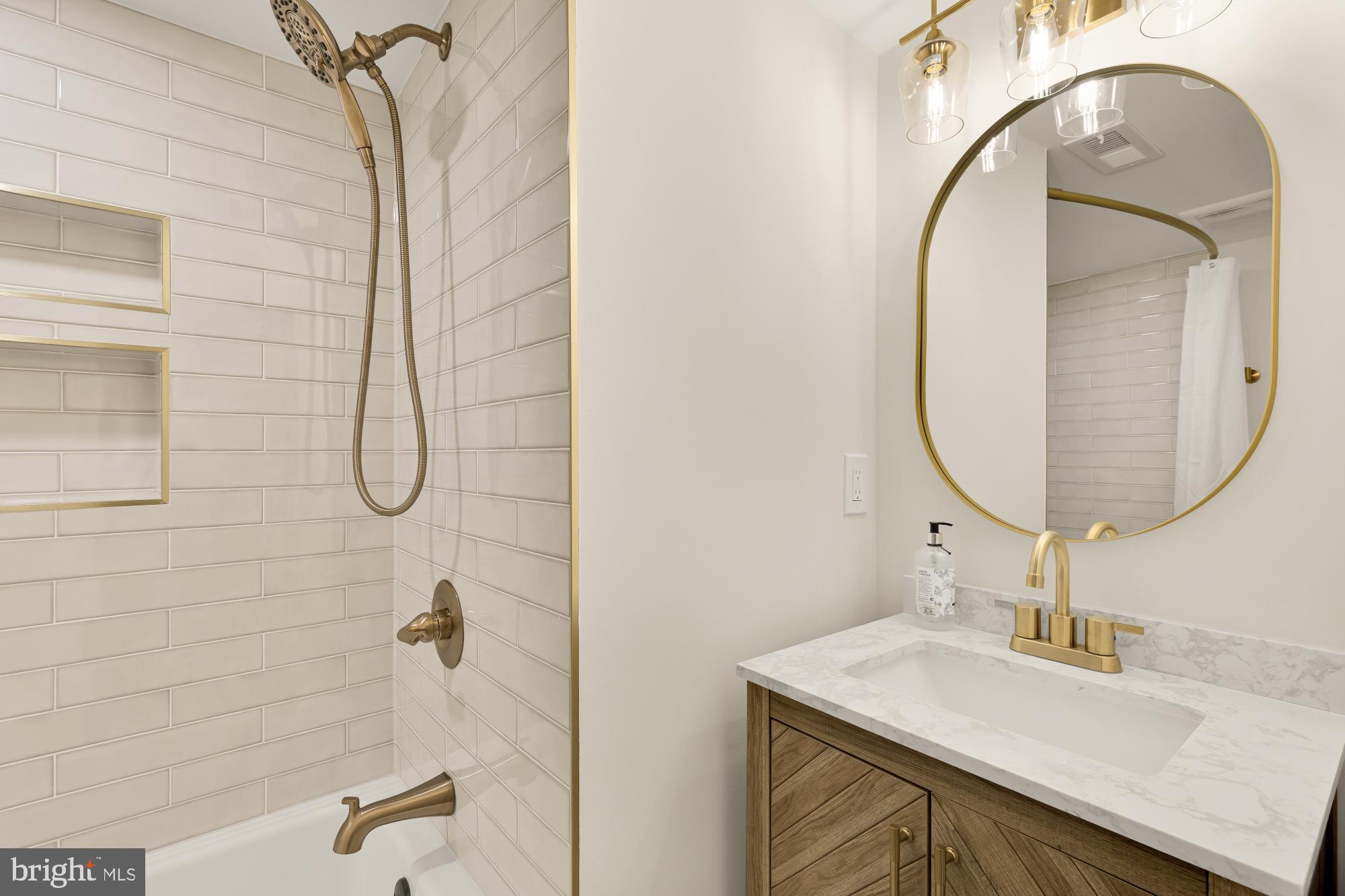 LAKE BRADDOCK - Residential