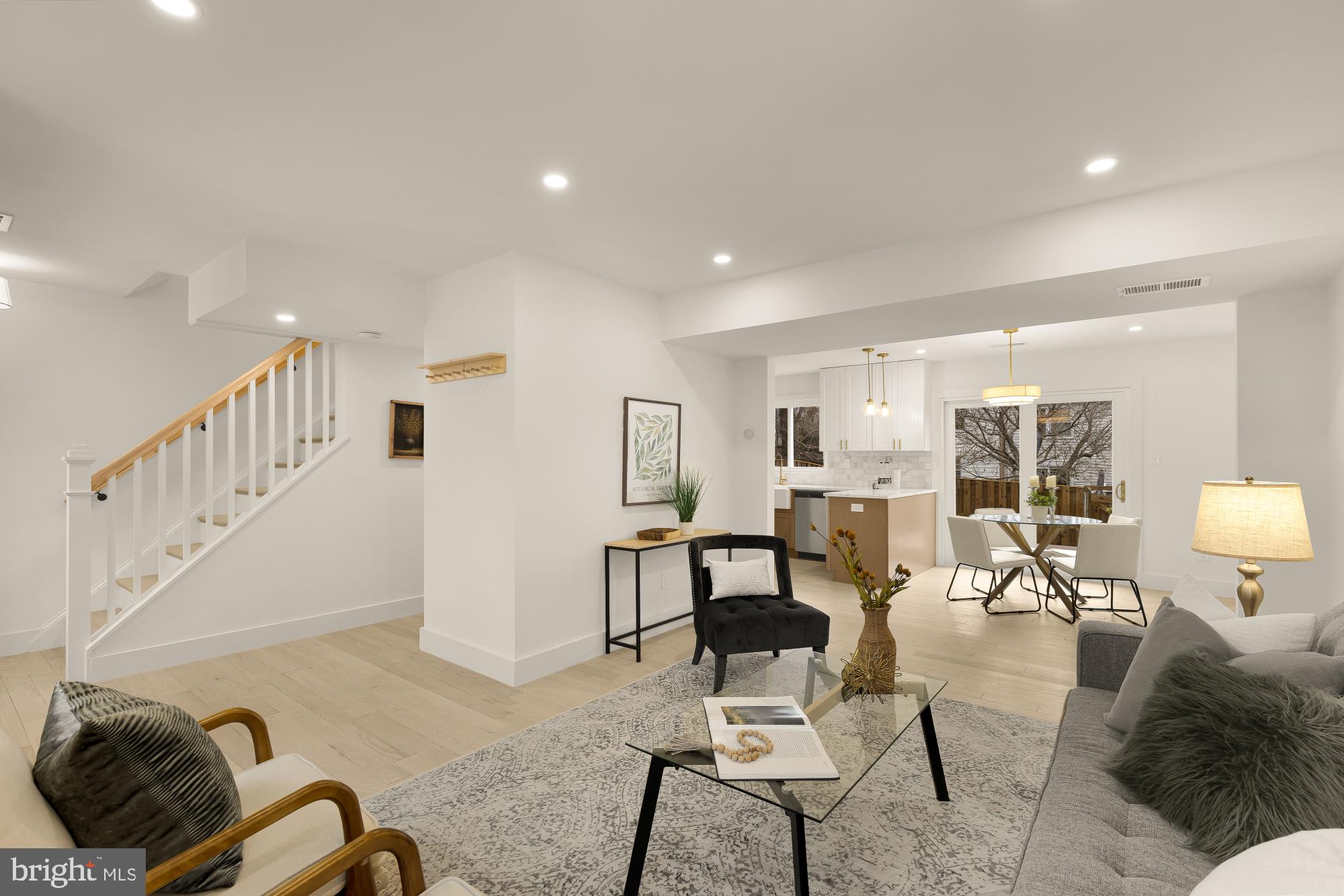 LAKE BRADDOCK - Residential