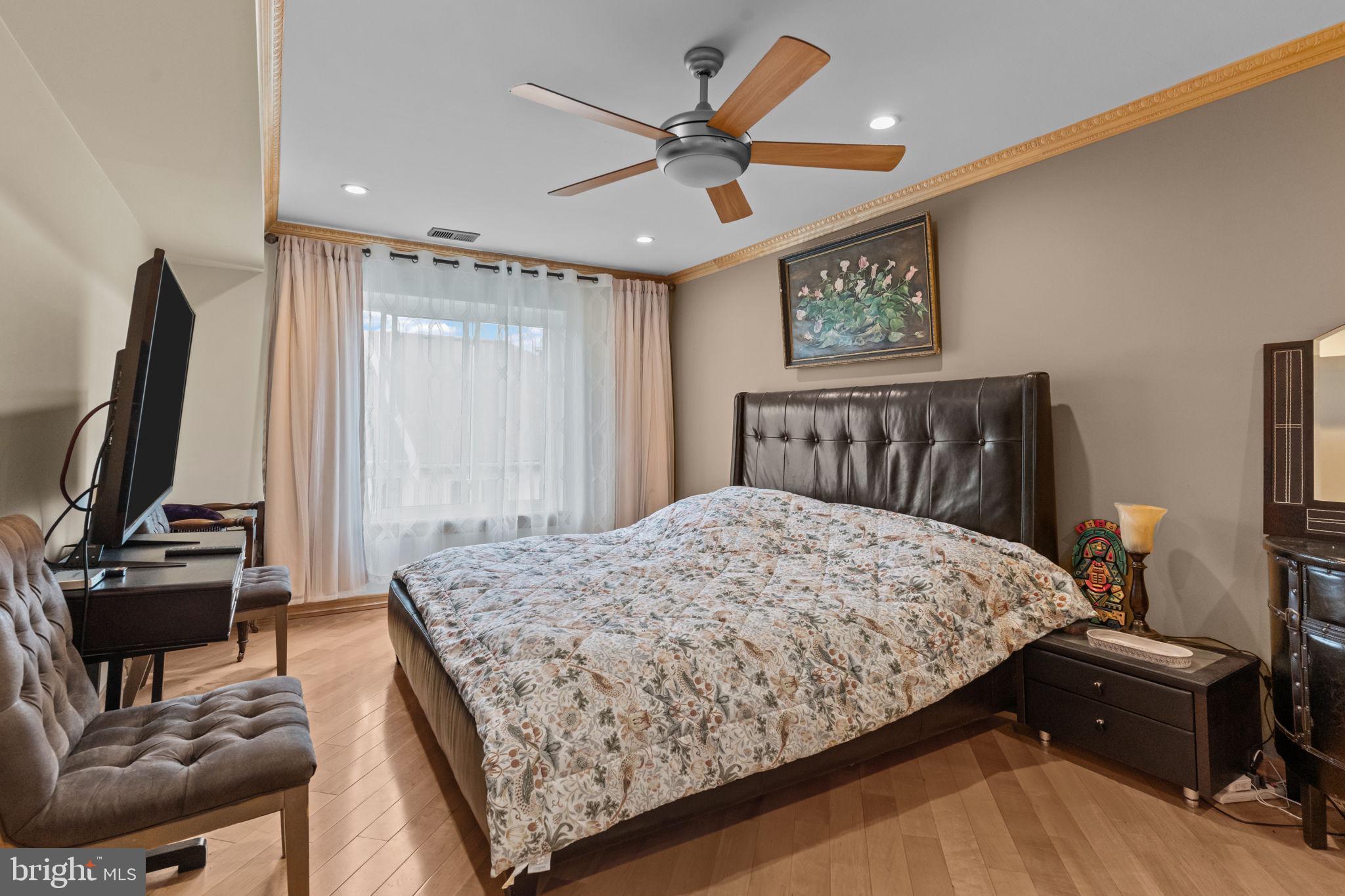 FOUNTAIN POINTE - Residential