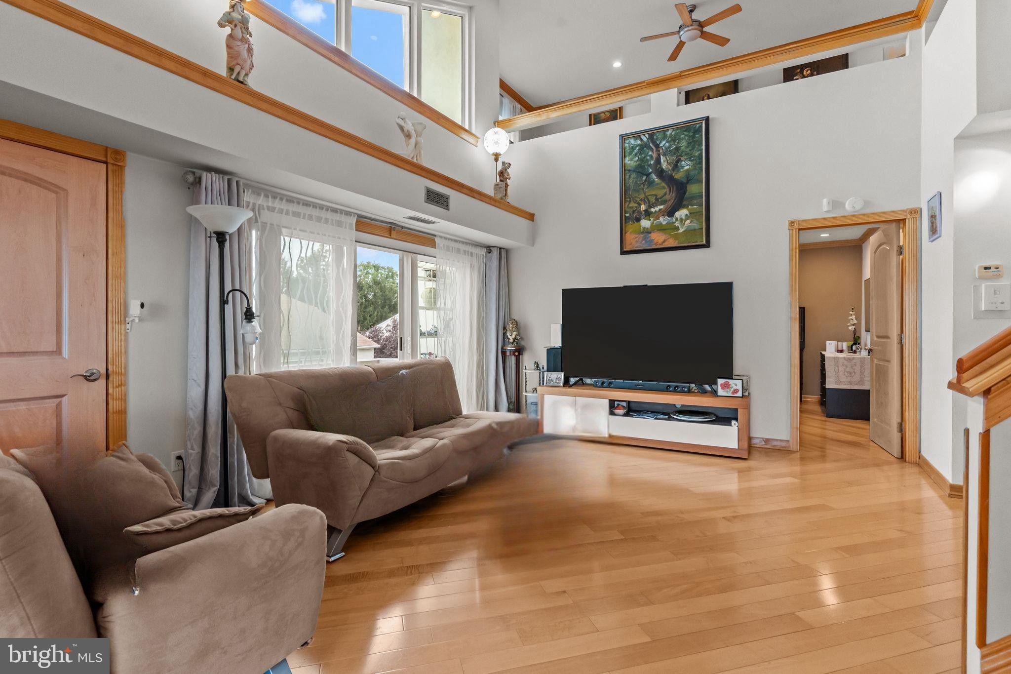 FOUNTAIN POINTE - Residential