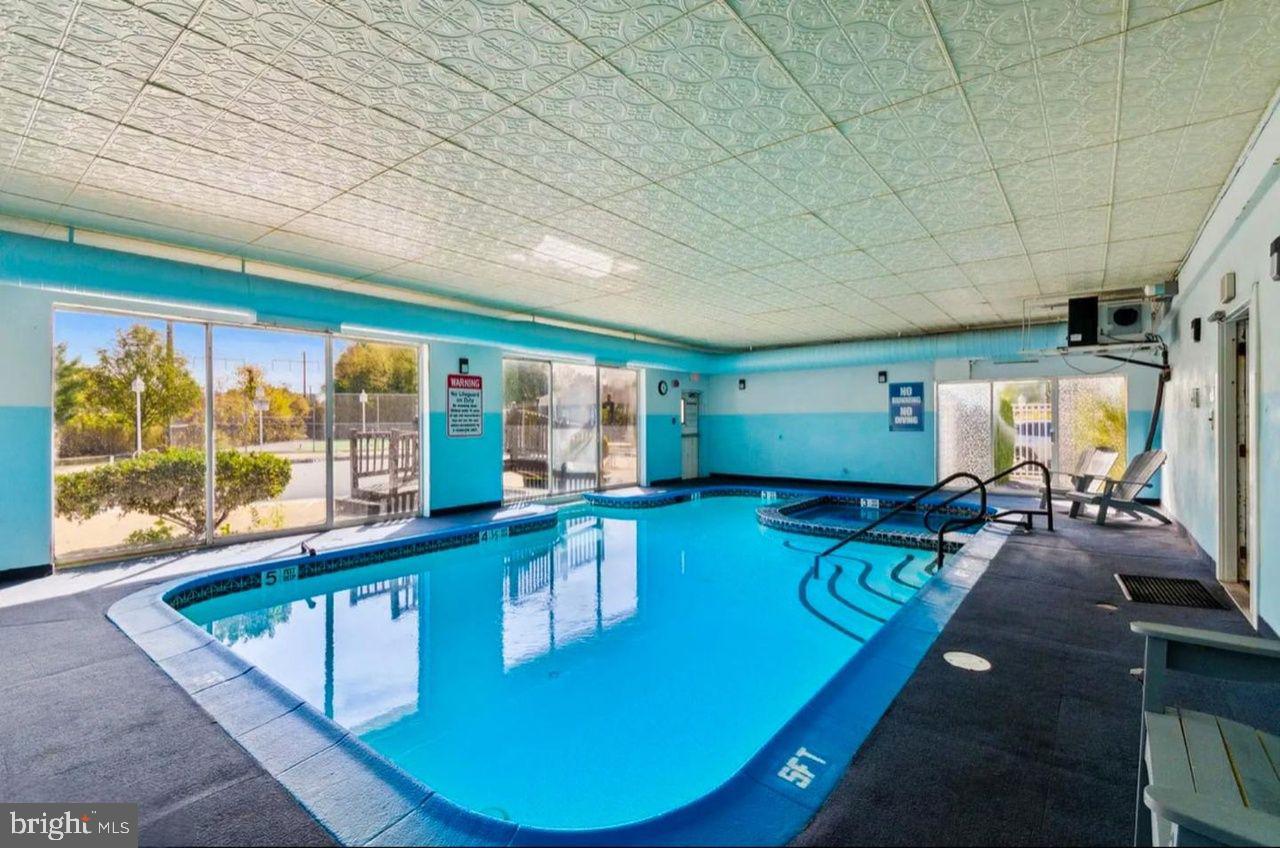 FOUNTAIN POINTE - Residential