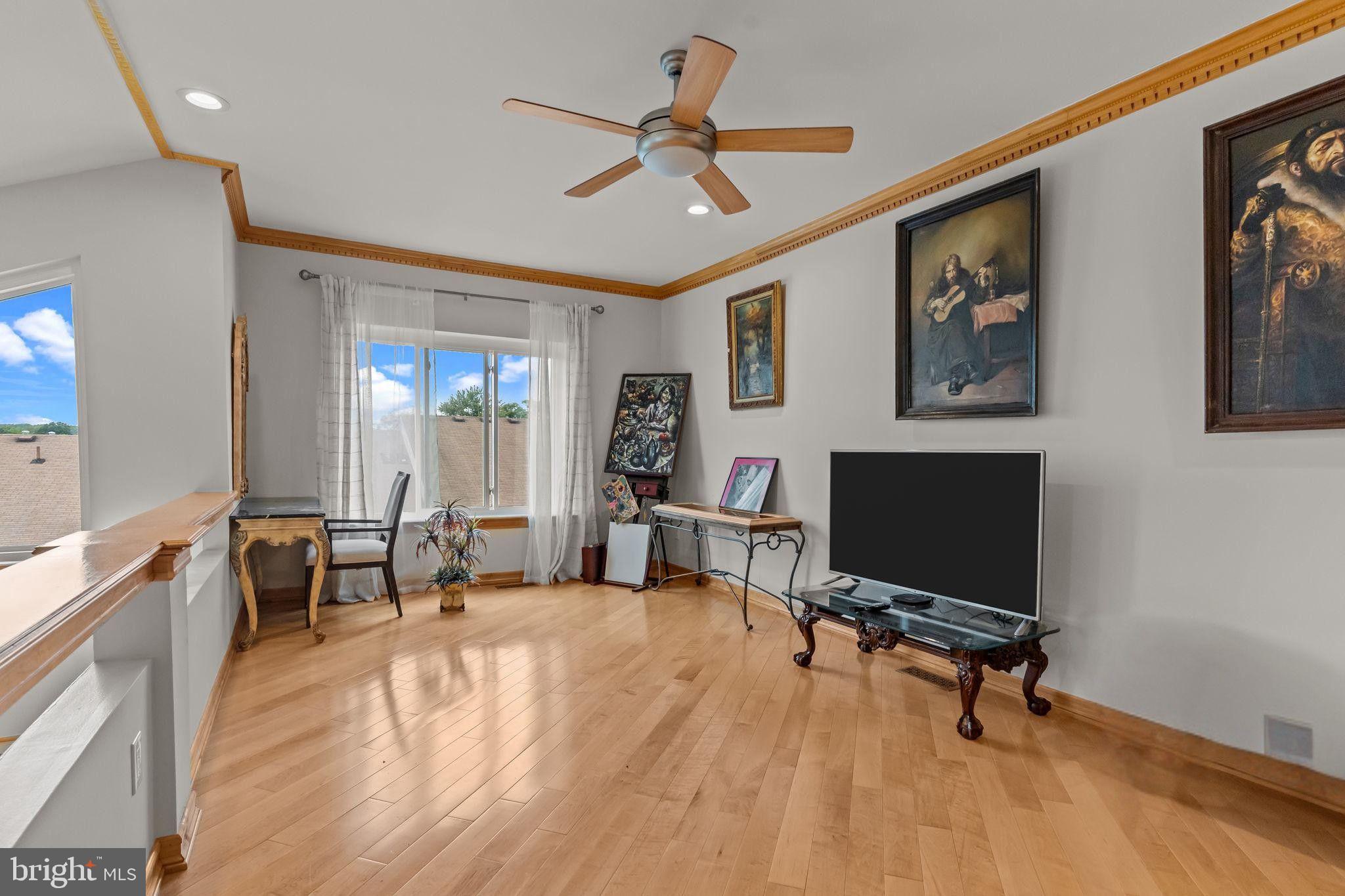 FOUNTAIN POINTE - Residential