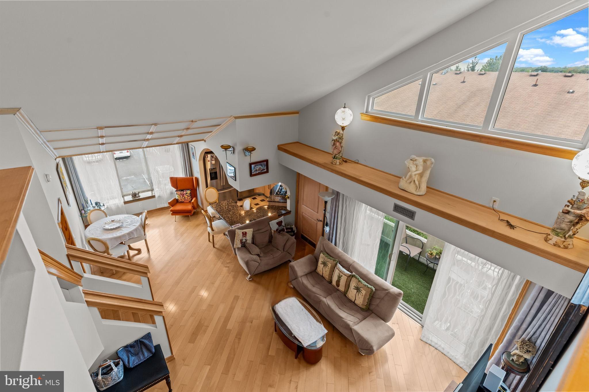 FOUNTAIN POINTE - Residential