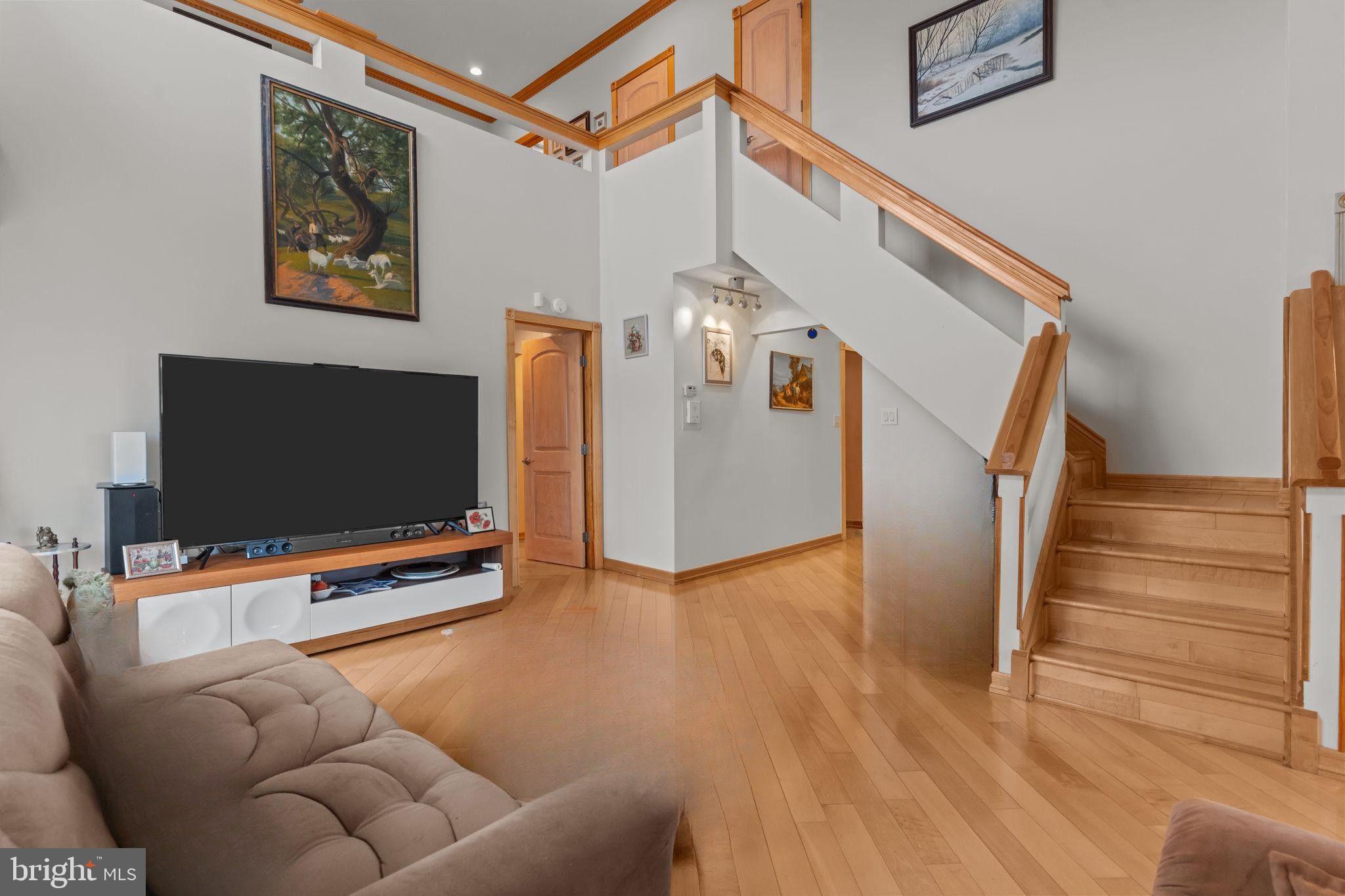 FOUNTAIN POINTE - Residential