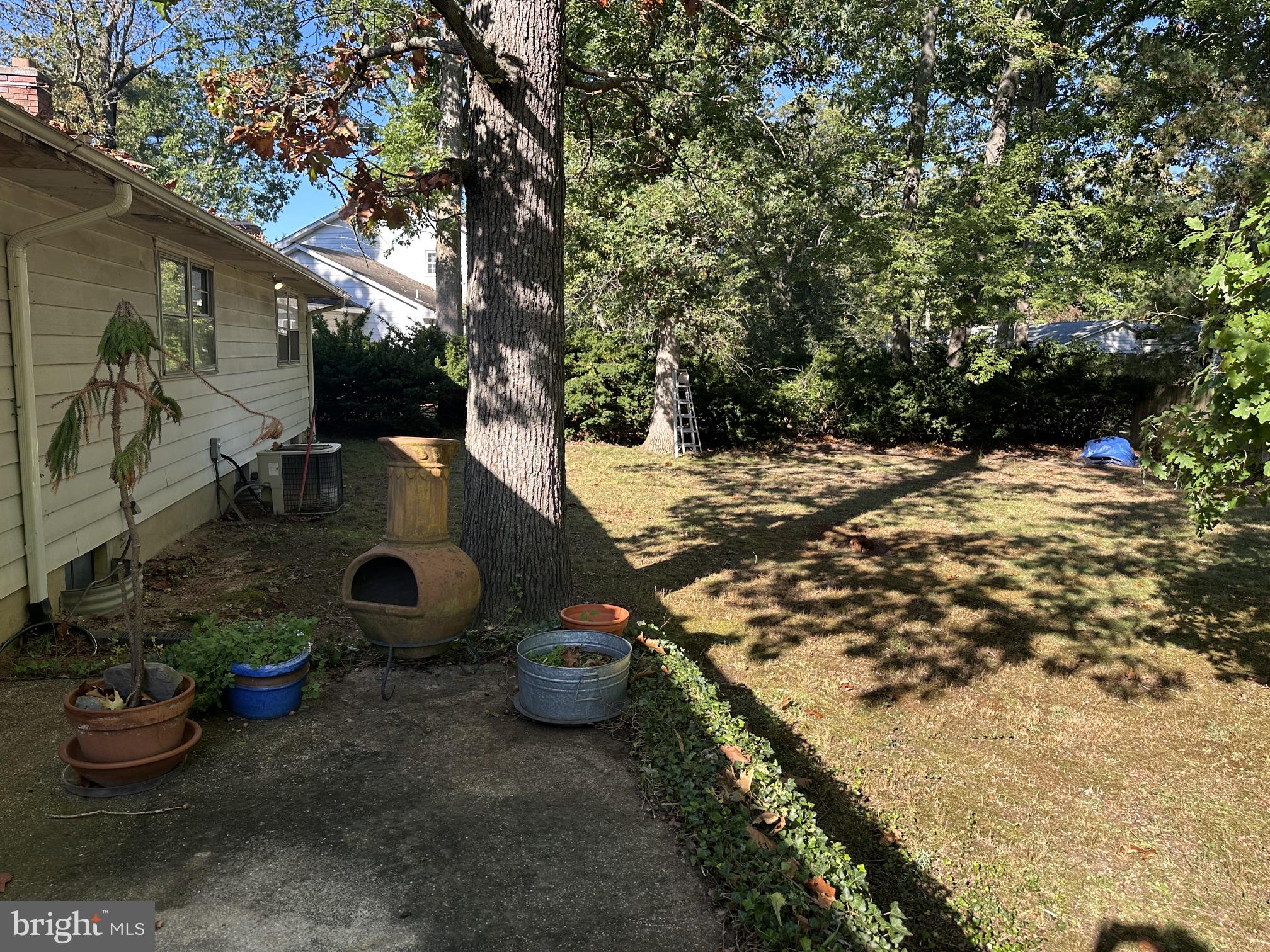 1195 GLENWOOD DRIVE