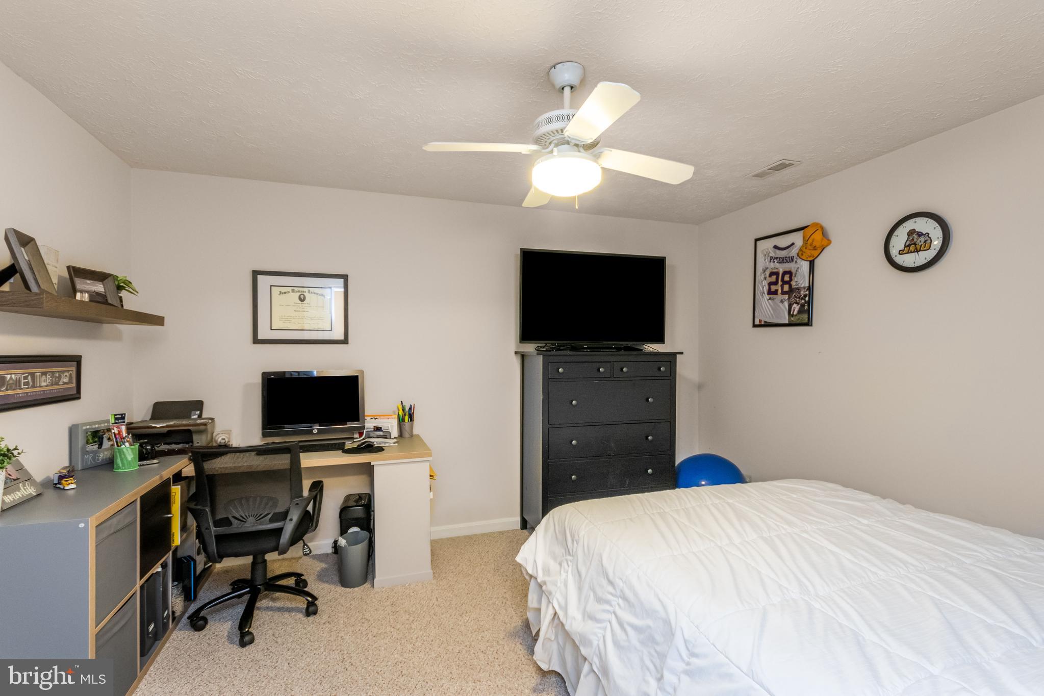 HAMPTON OAKS - Residential