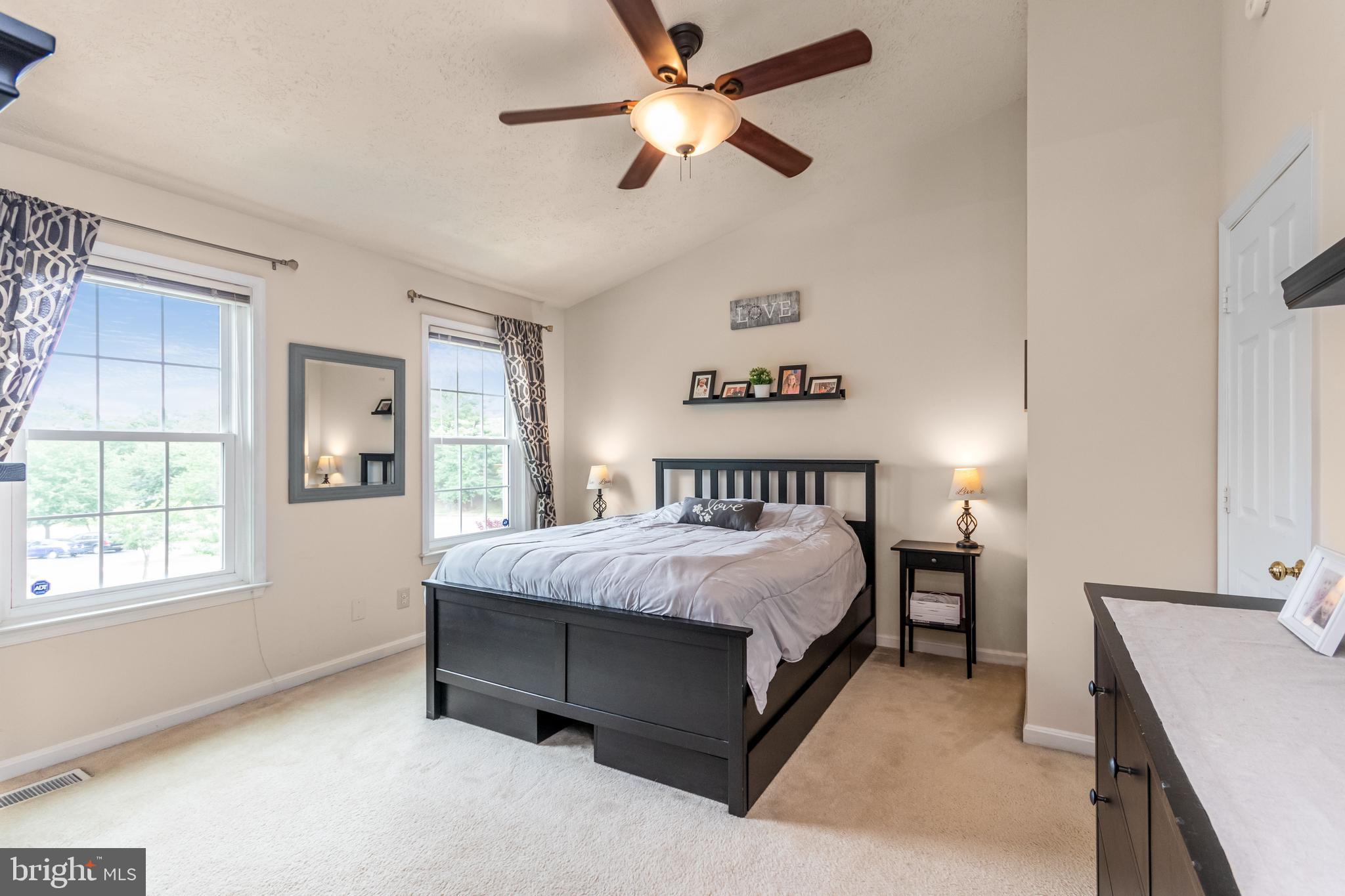 HAMPTON OAKS - Residential