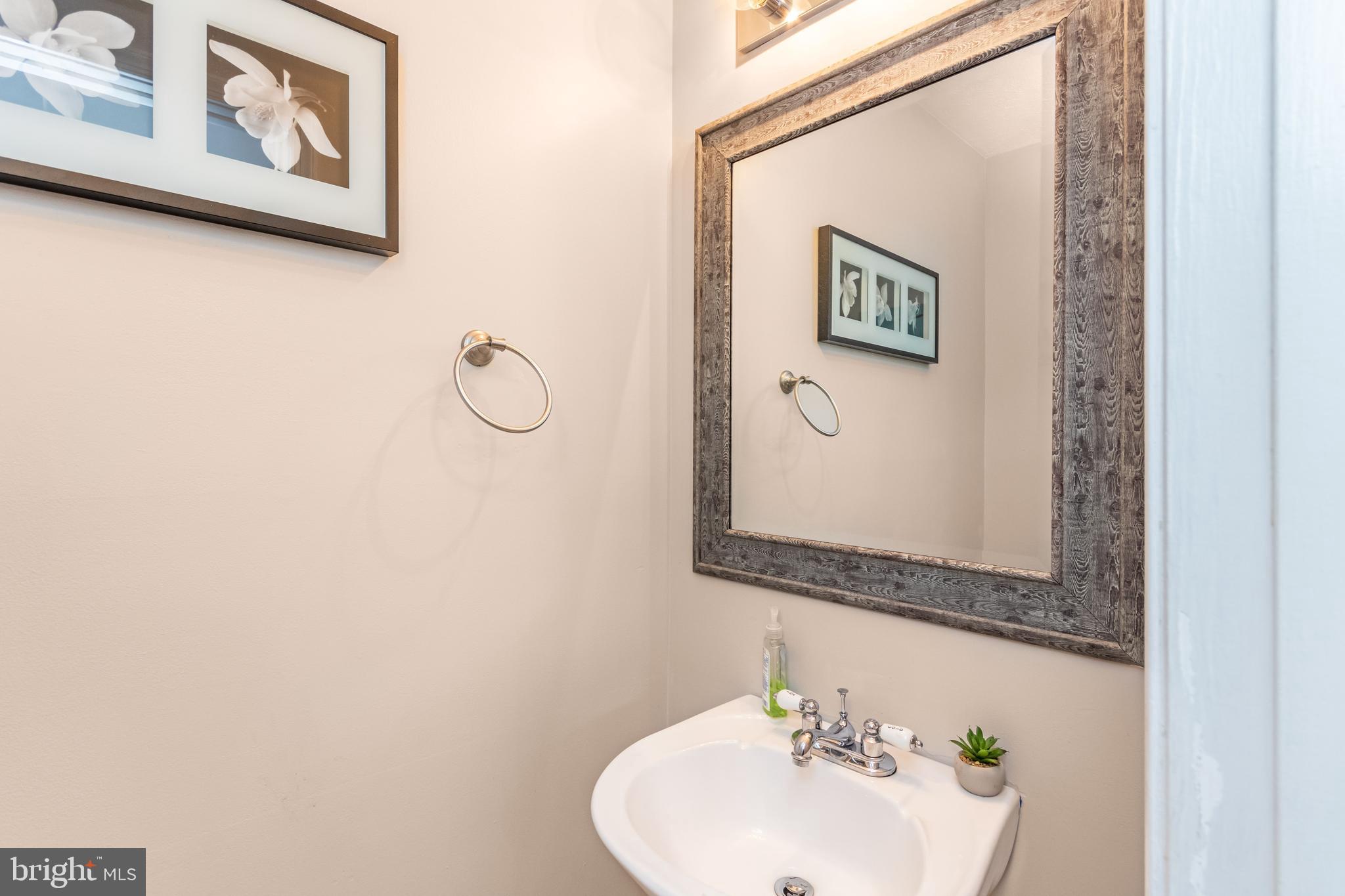 HAMPTON OAKS - Residential