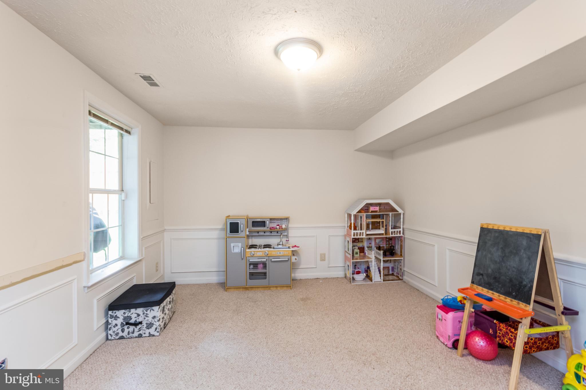 HAMPTON OAKS - Residential