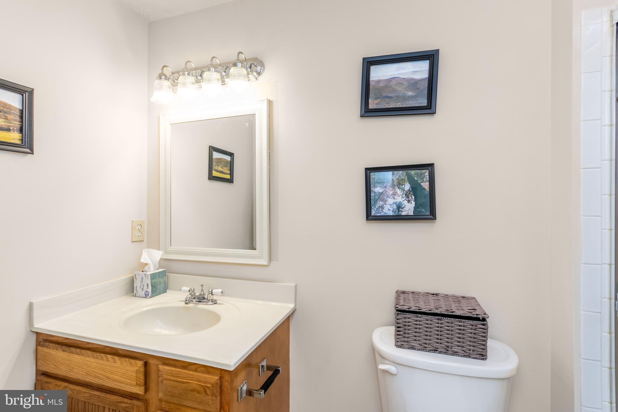 HAMPTON OAKS - Residential