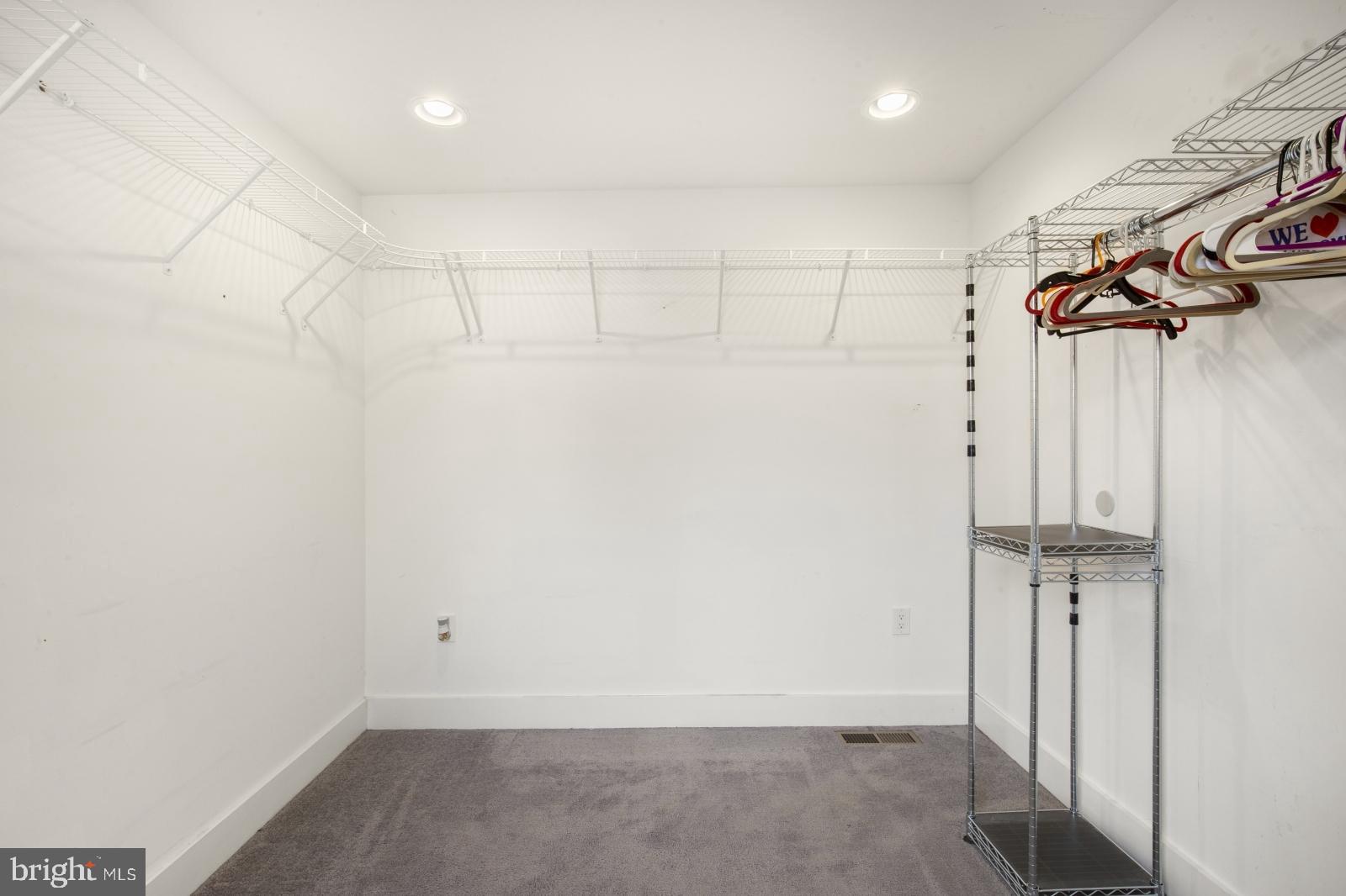 EAST KENSINGTON - Residential Lease