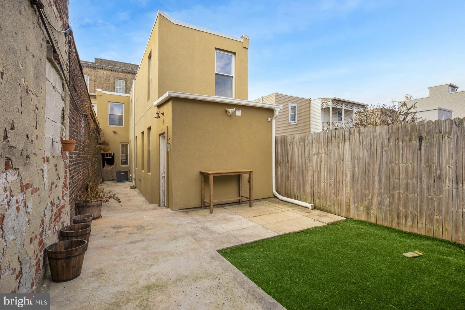 EAST KENSINGTON - Residential Lease