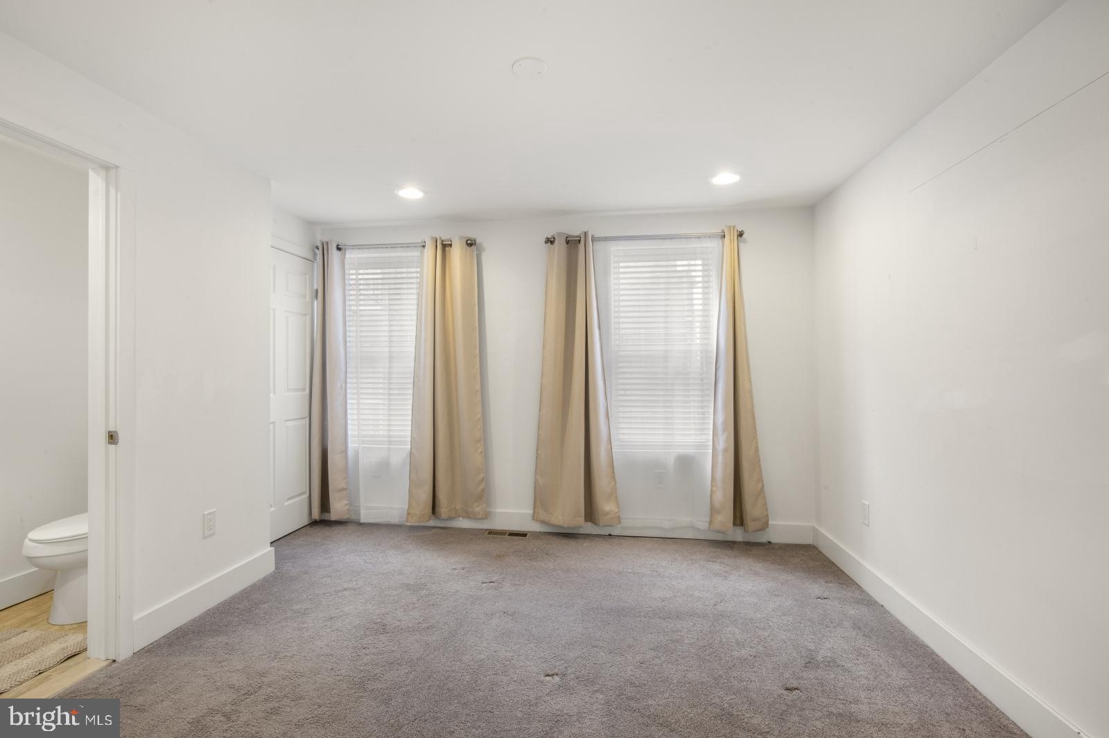 EAST KENSINGTON - Residential Lease