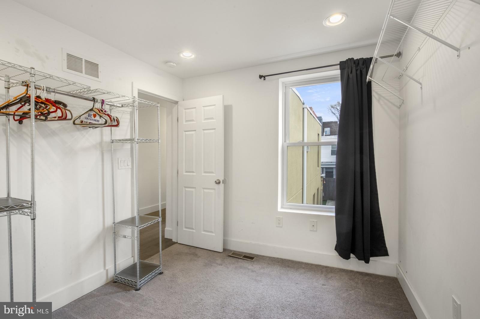 EAST KENSINGTON - Residential Lease