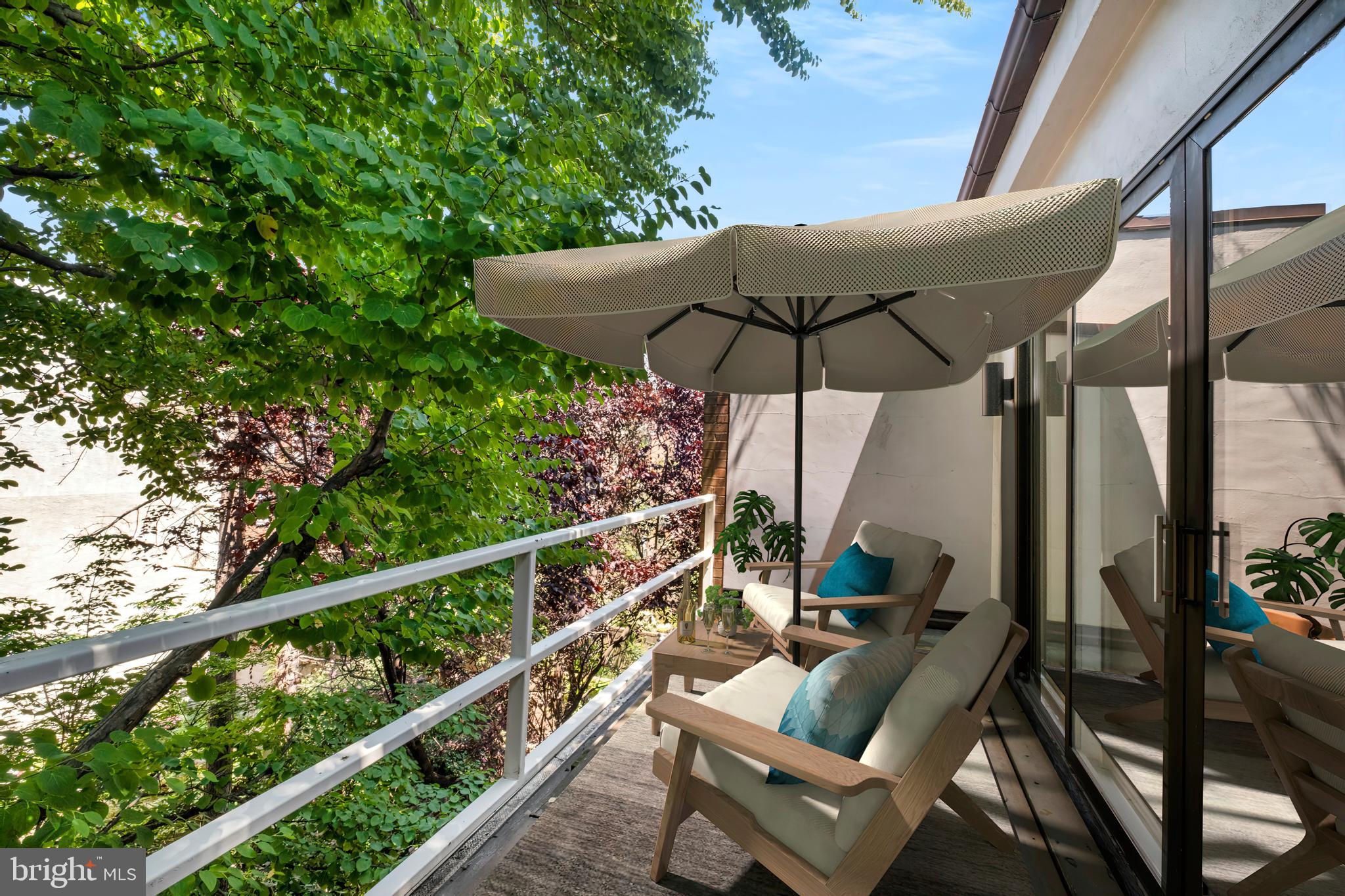 QUEEN VILLAGE - Residential