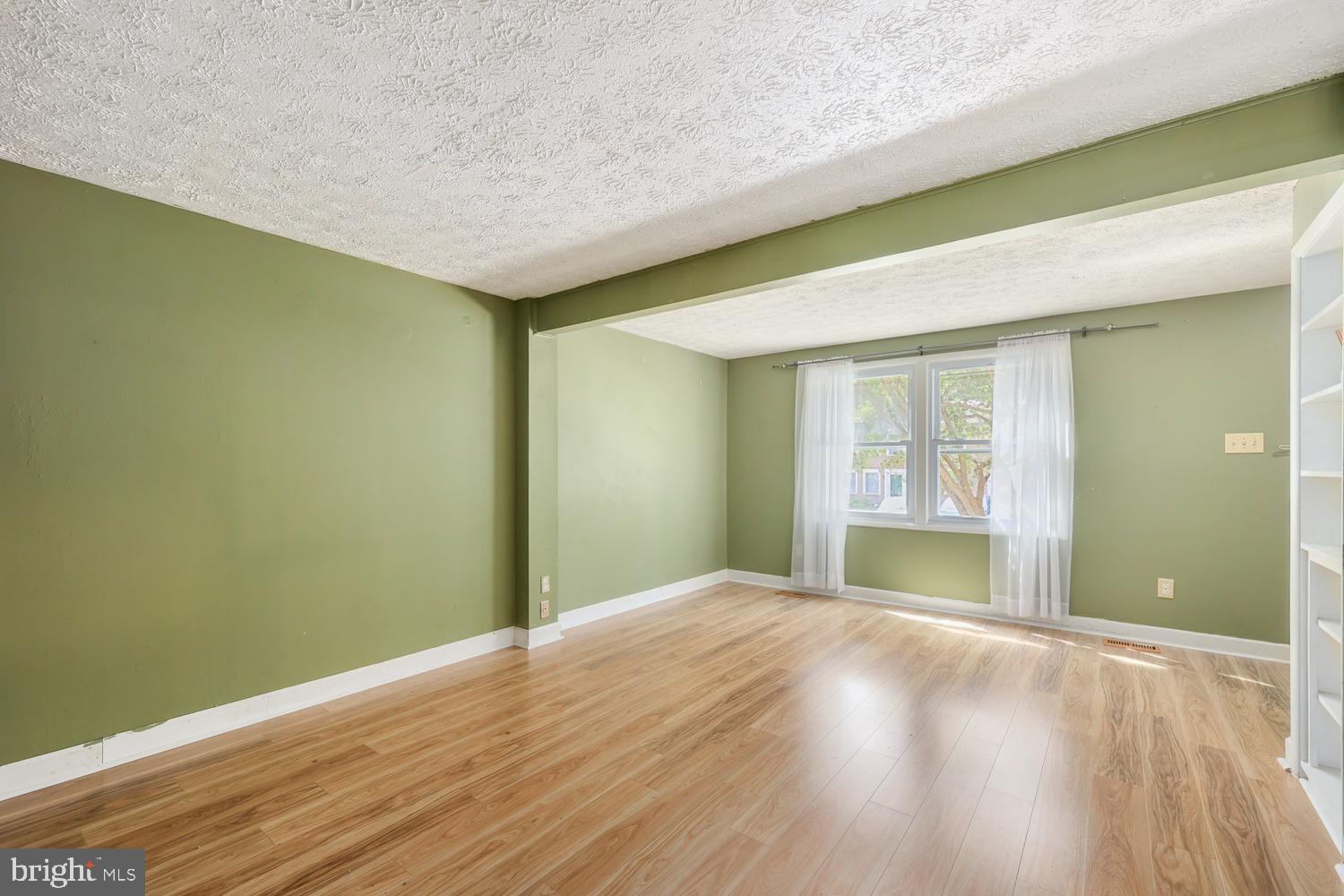8101 PARKDALE COURT