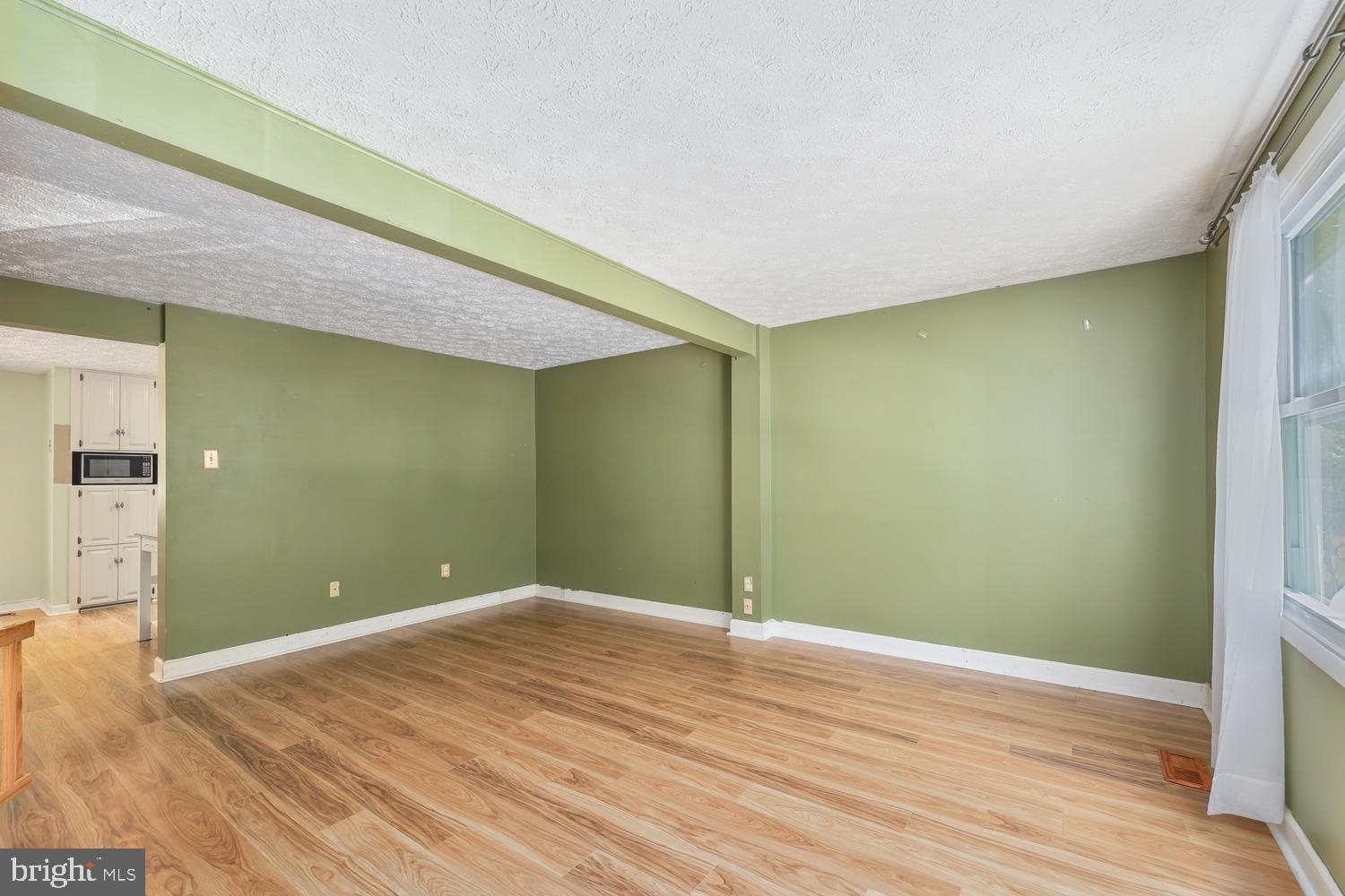 8101 PARKDALE COURT