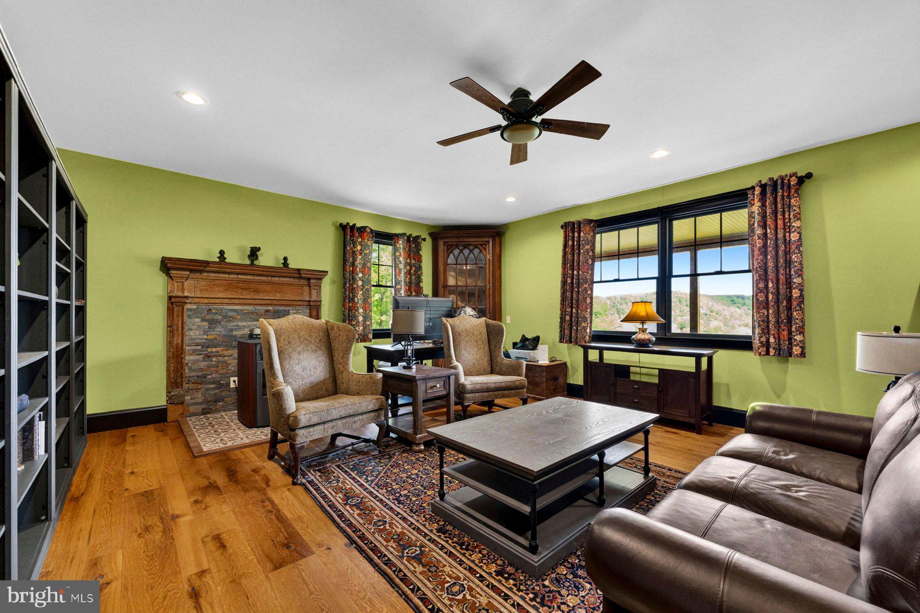THE MANOR ON NORTH FORK - Residential