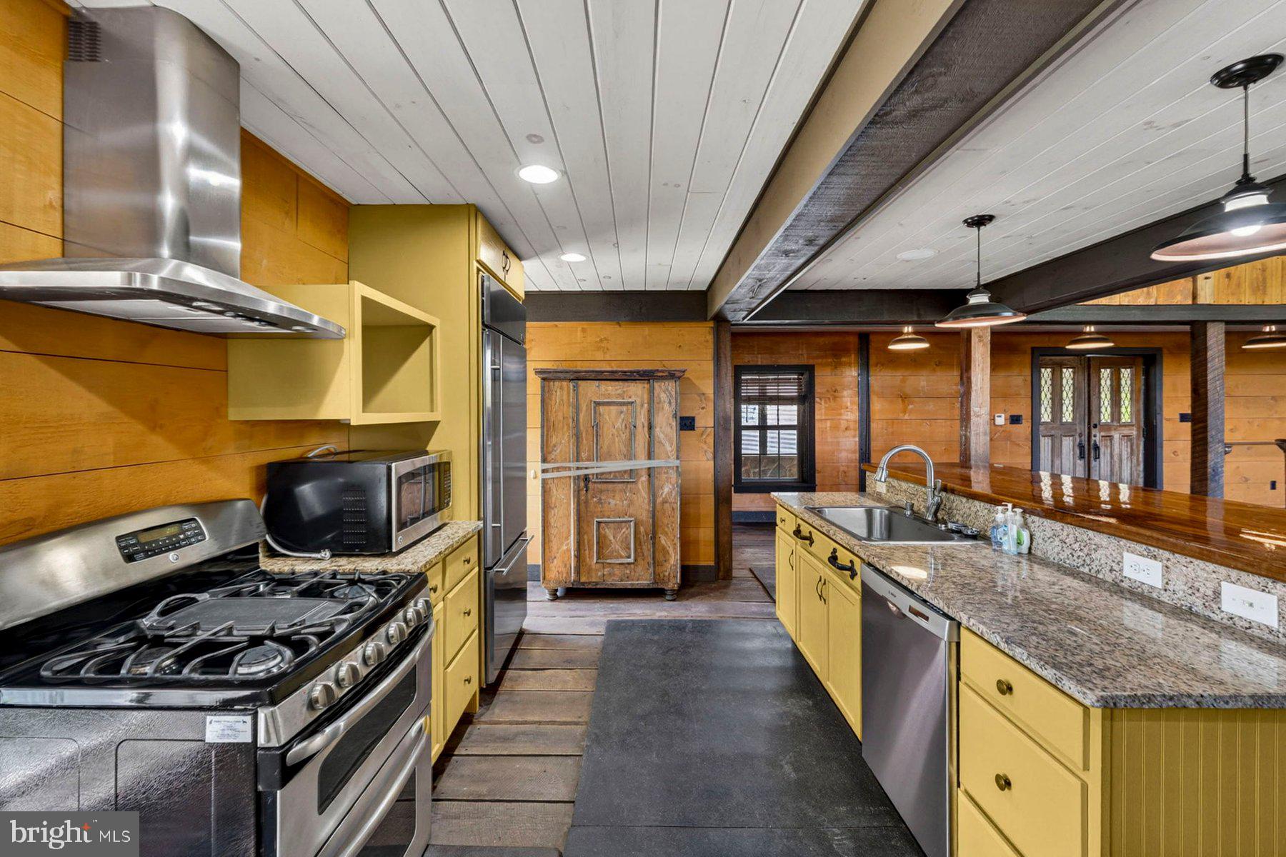 THE MANOR ON NORTH FORK - Residential