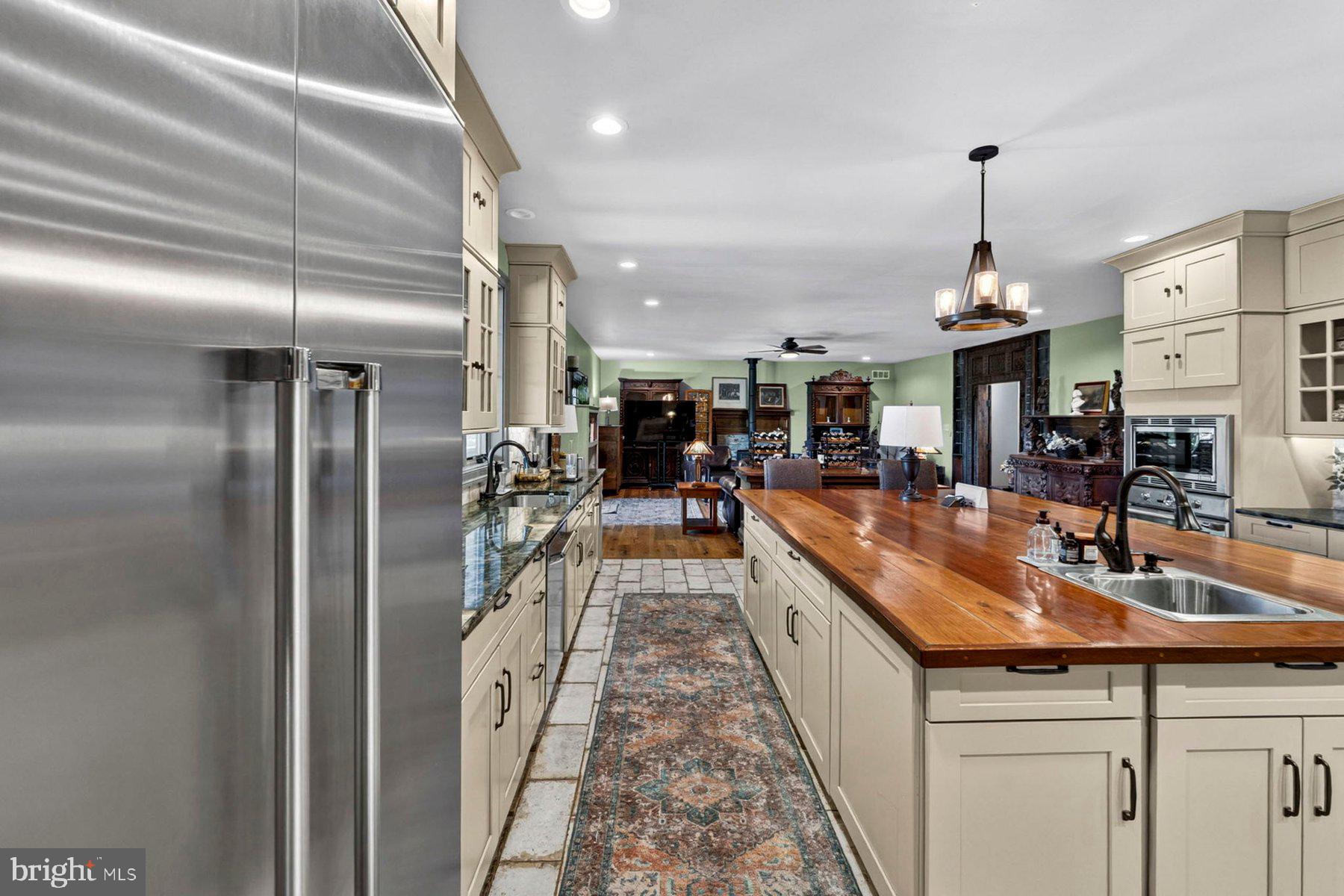 THE MANOR ON NORTH FORK - Residential
