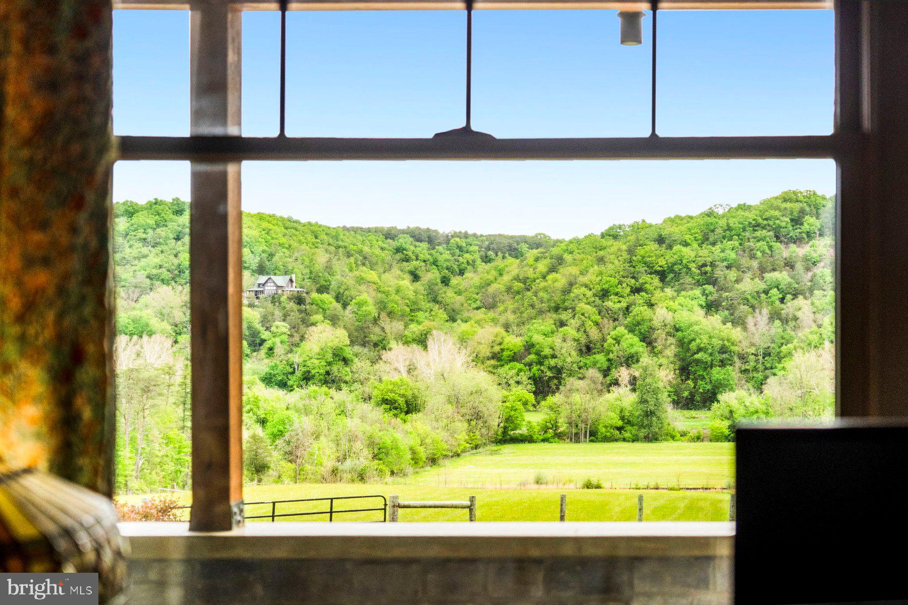 THE MANOR ON NORTH FORK - Residential