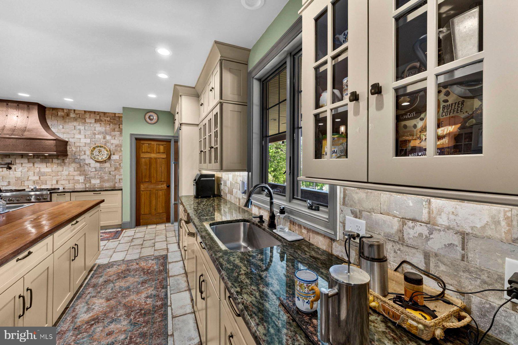 THE MANOR ON NORTH FORK - Residential