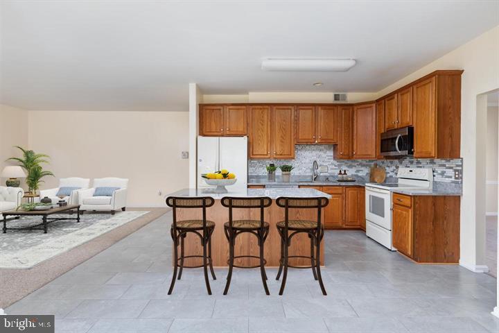 11131 KIRA COURT