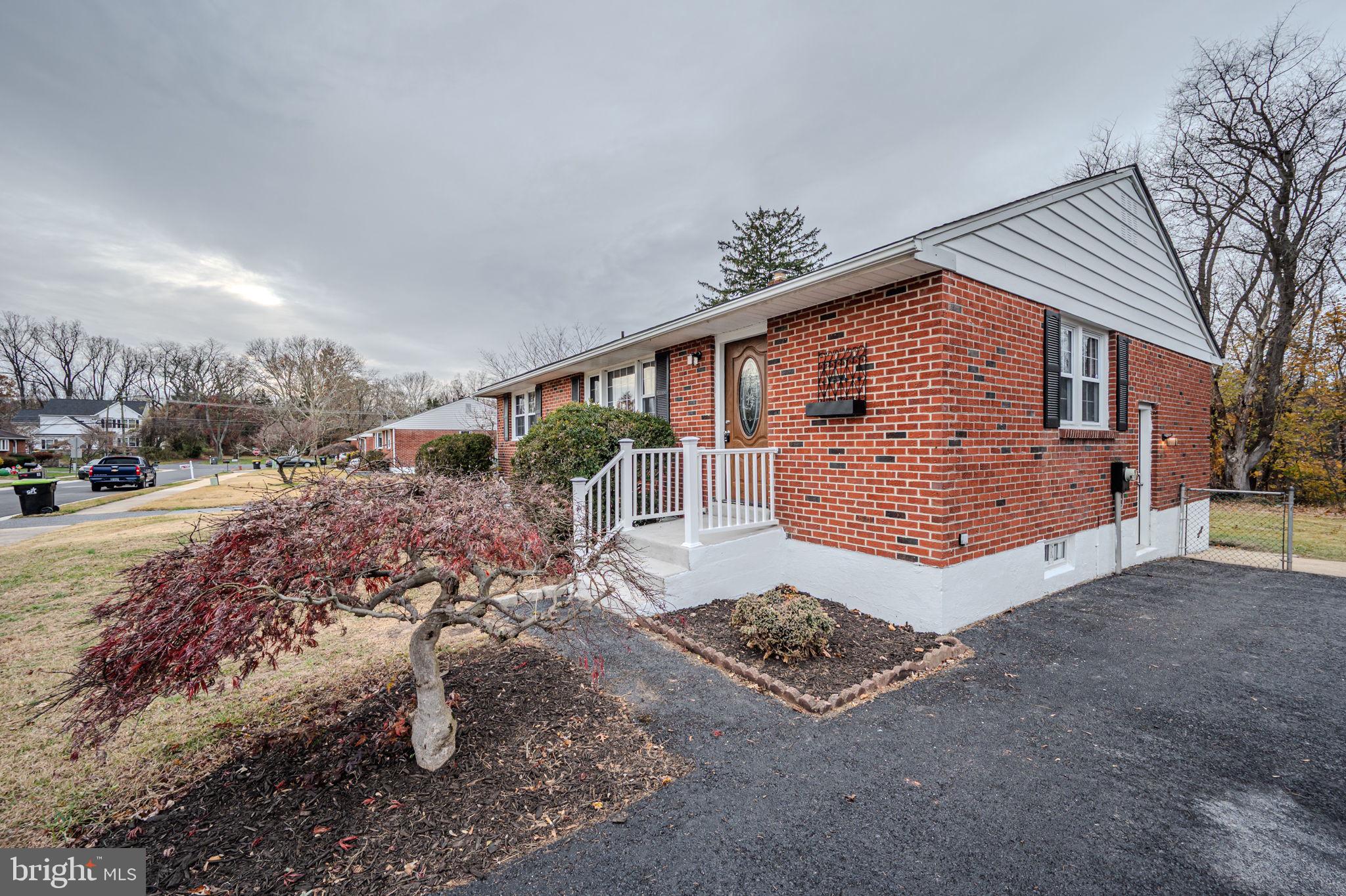 10 SHEFFIELD MANOR DRIVE