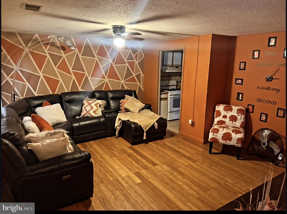 1707 DUTCH VILLAGE DRIVE M-393