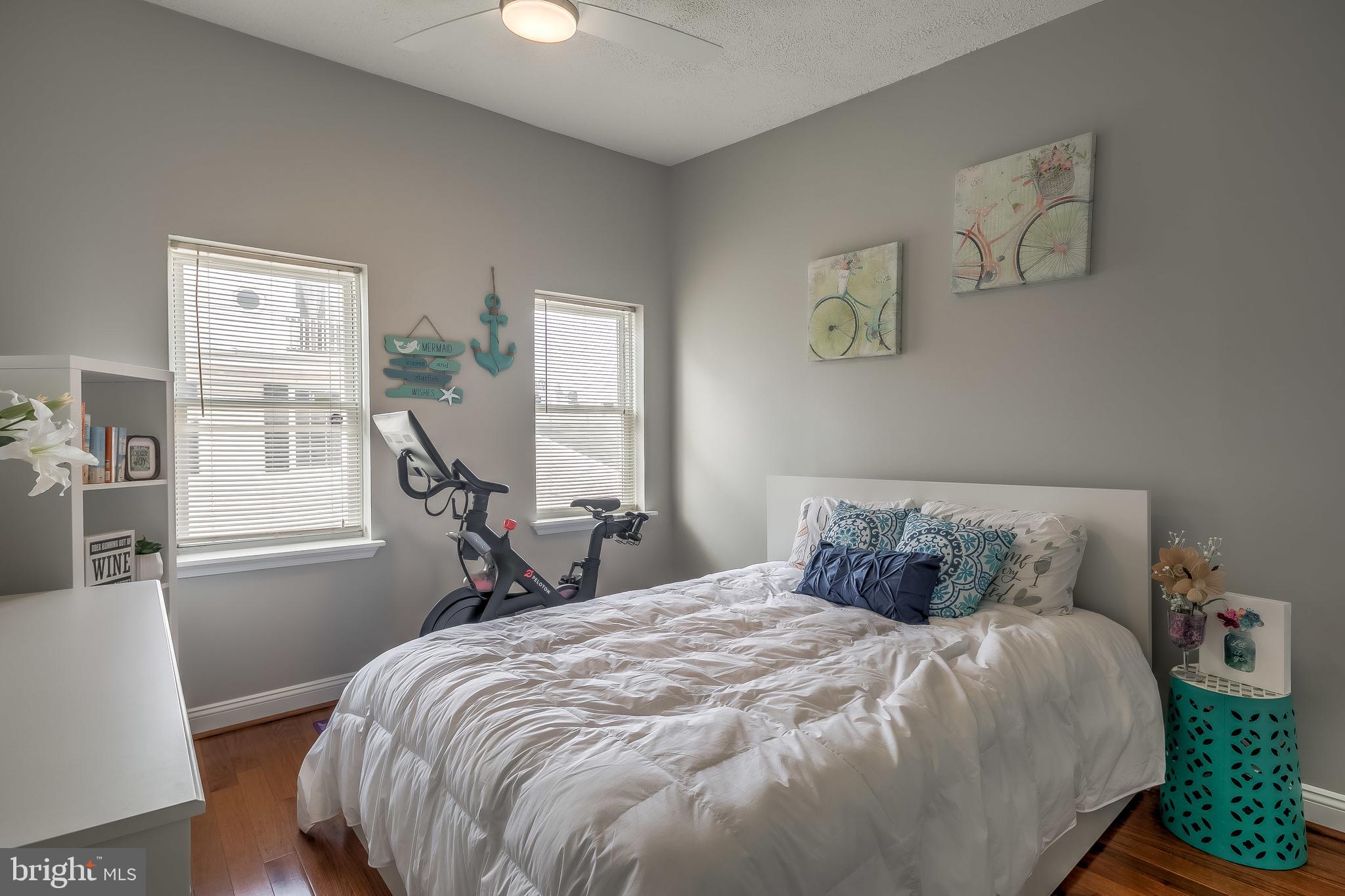 LOCUST POINT - Residential