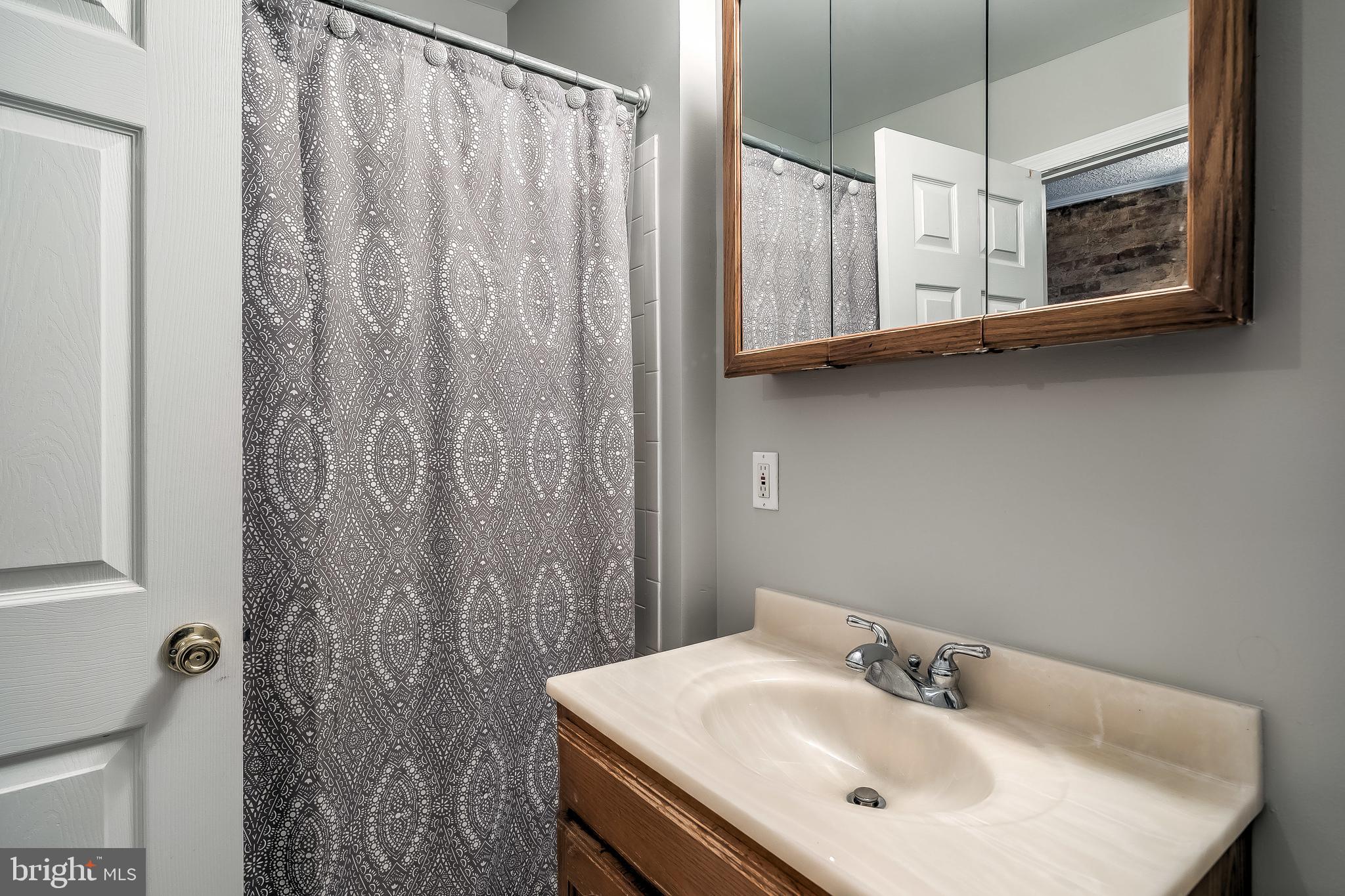 LOCUST POINT - Residential