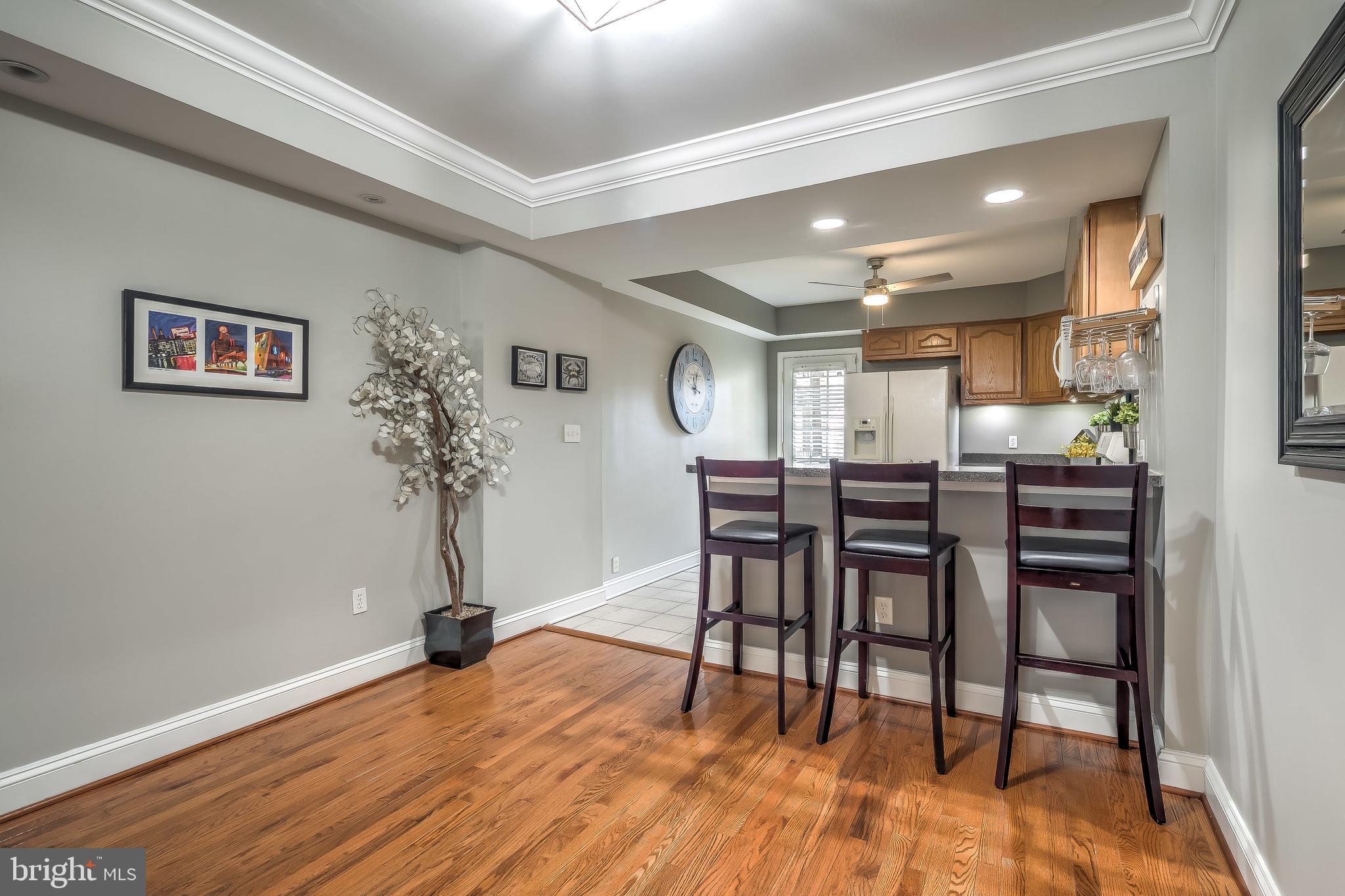 LOCUST POINT - Residential