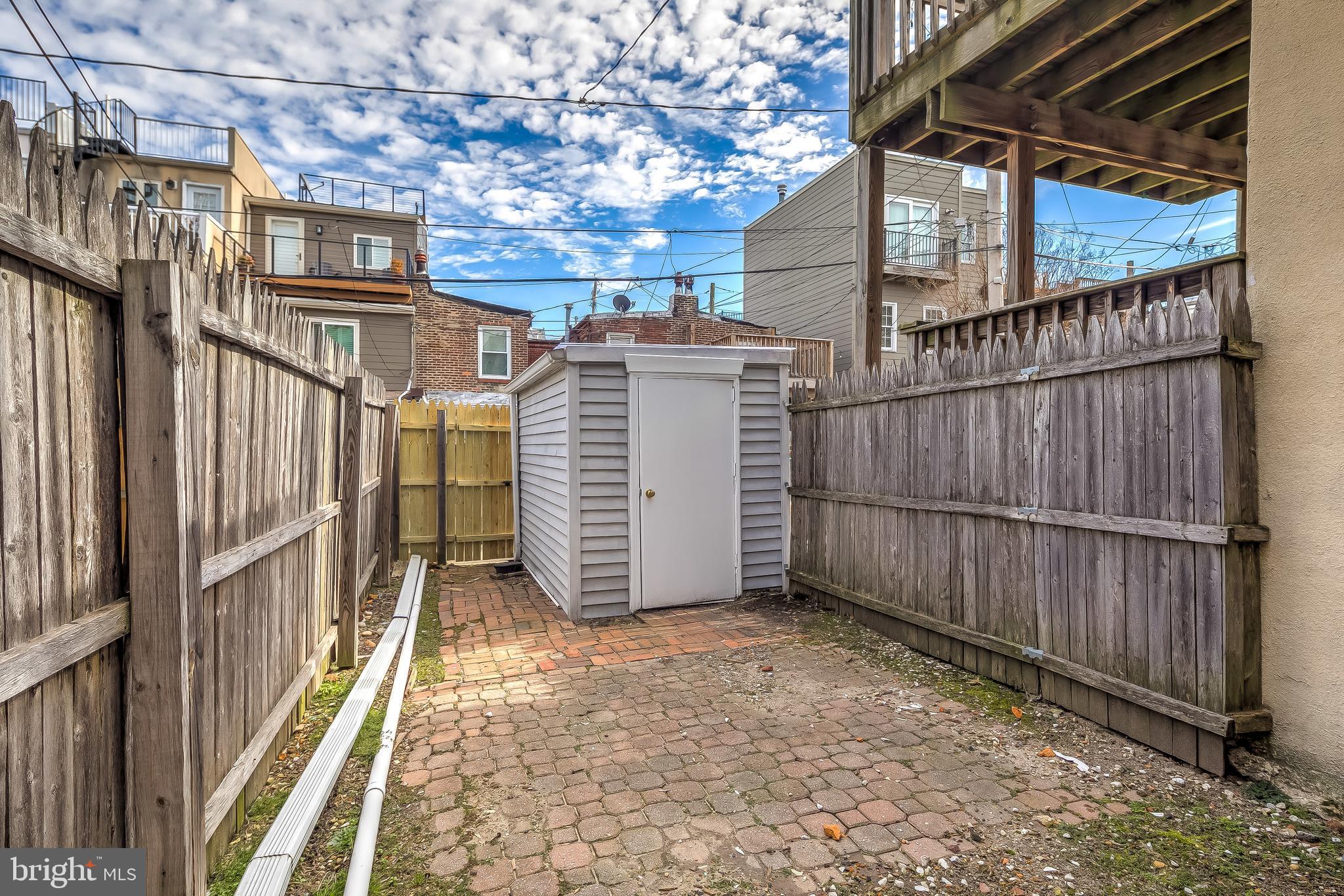 LOCUST POINT - Residential