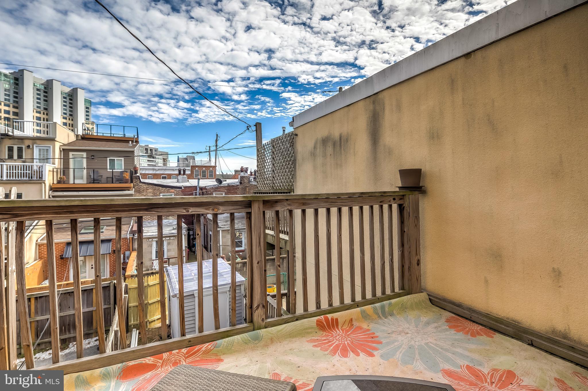 LOCUST POINT - Residential