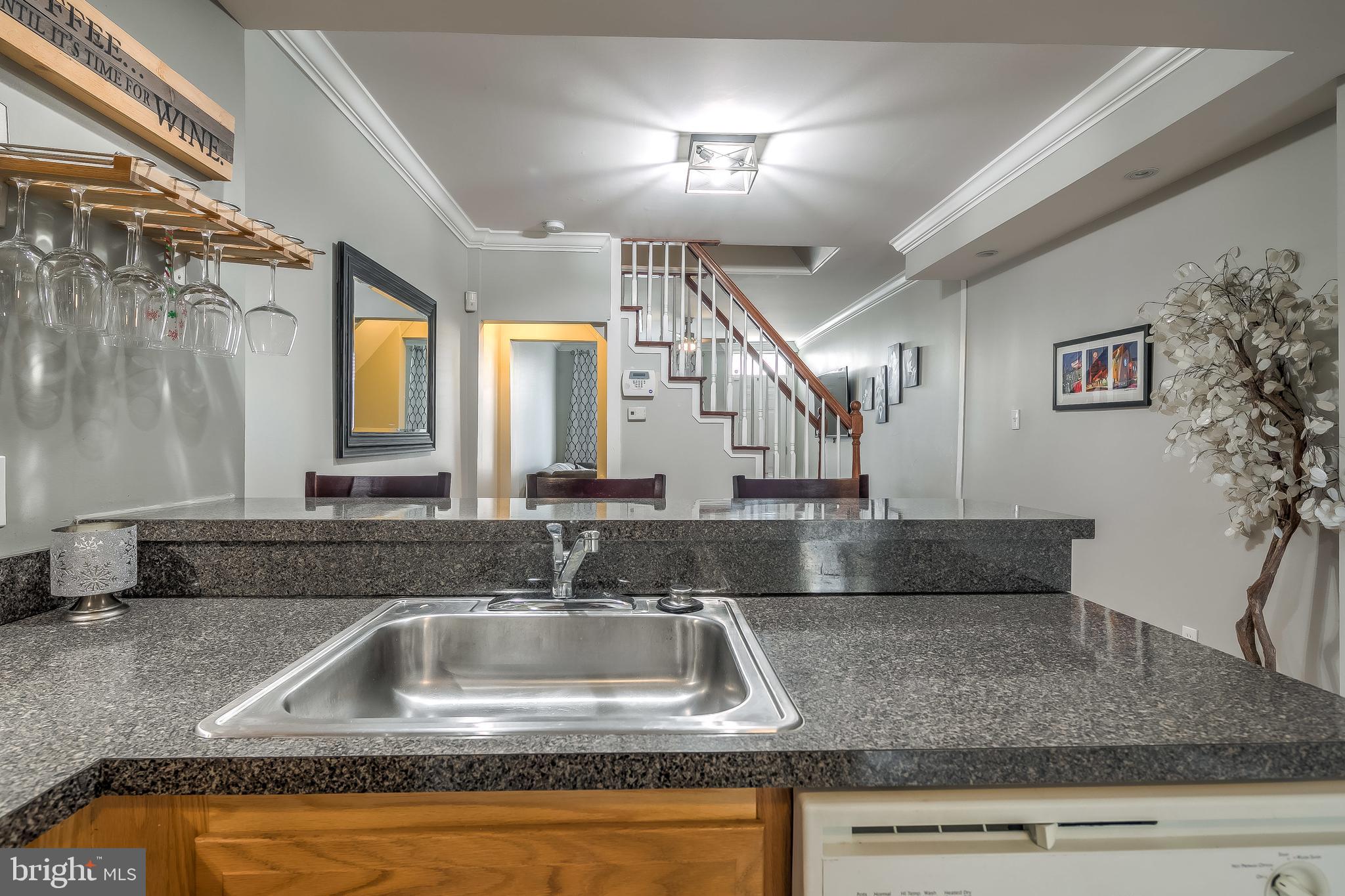 LOCUST POINT - Residential