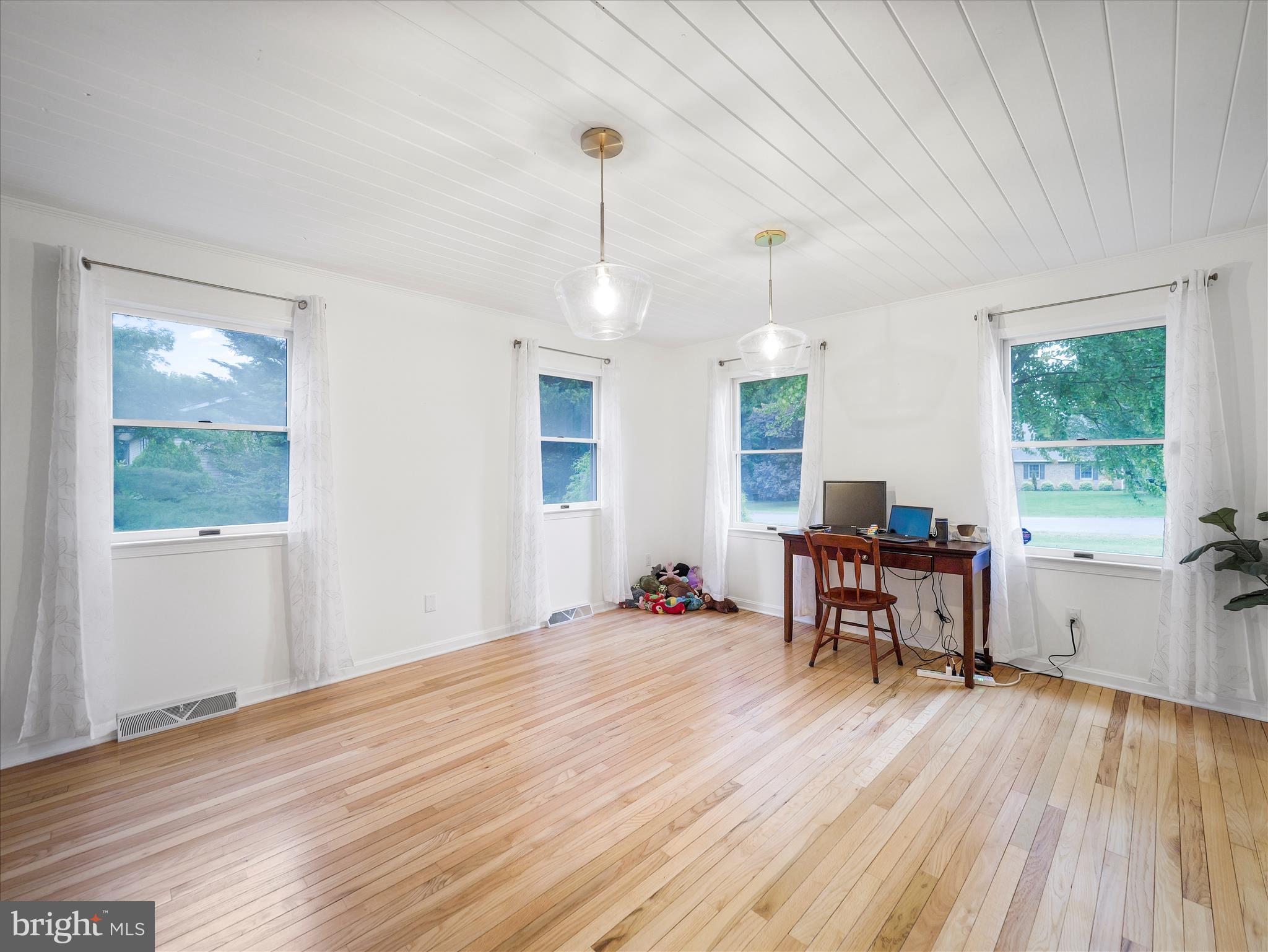 LONGVIEW ESTATES - Residential