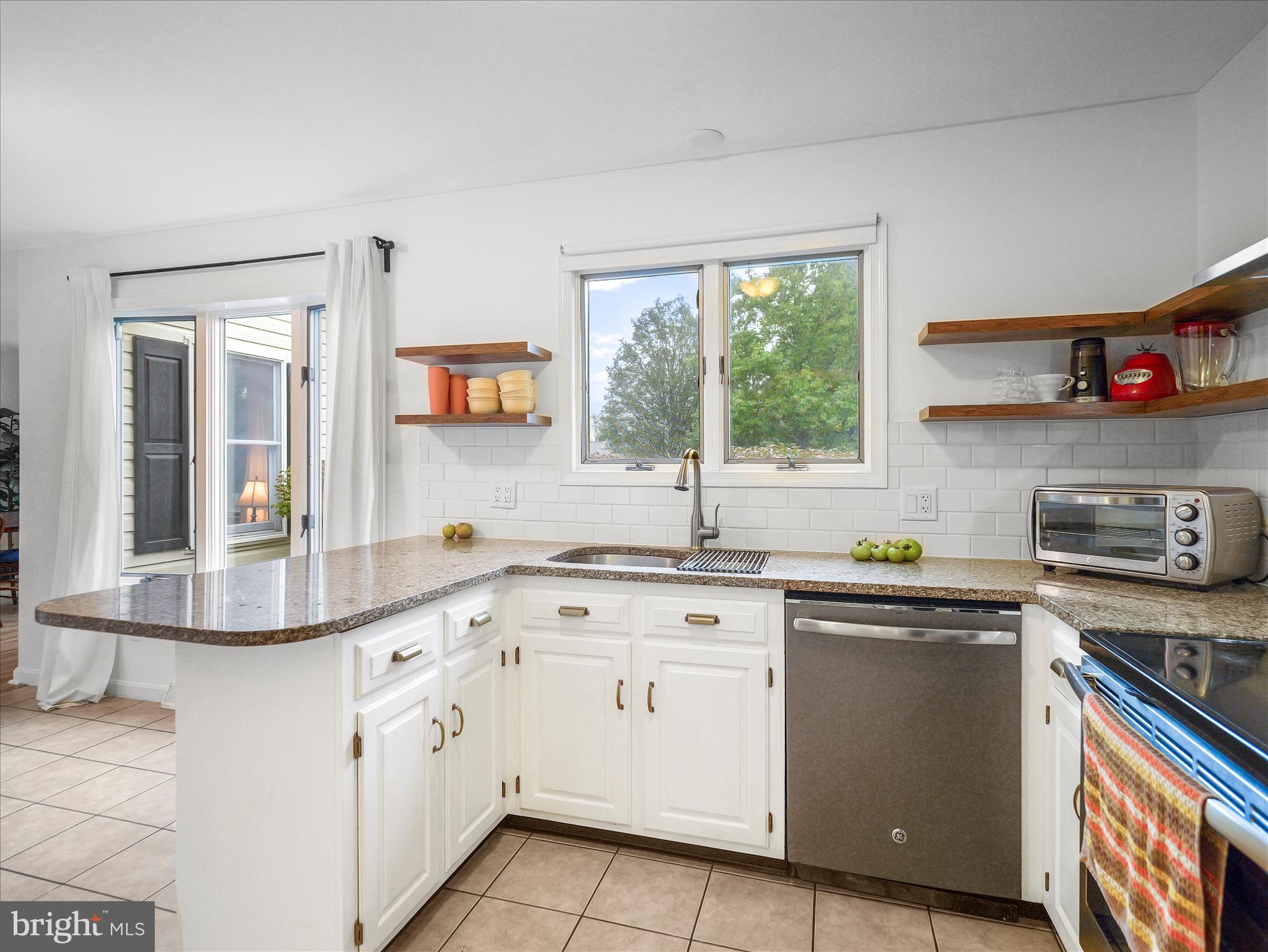 LONGVIEW ESTATES - Residential