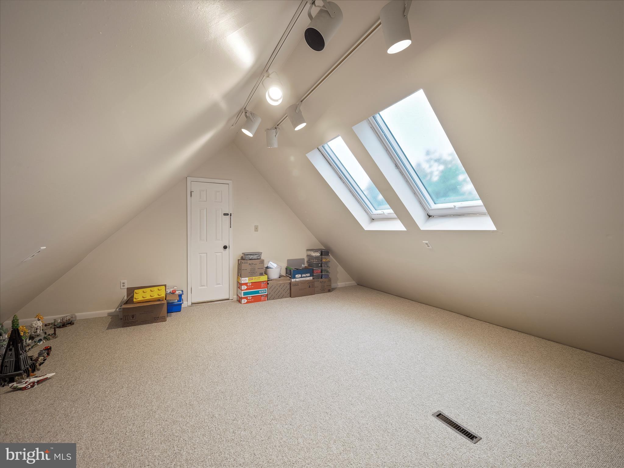 LONGVIEW ESTATES - Residential