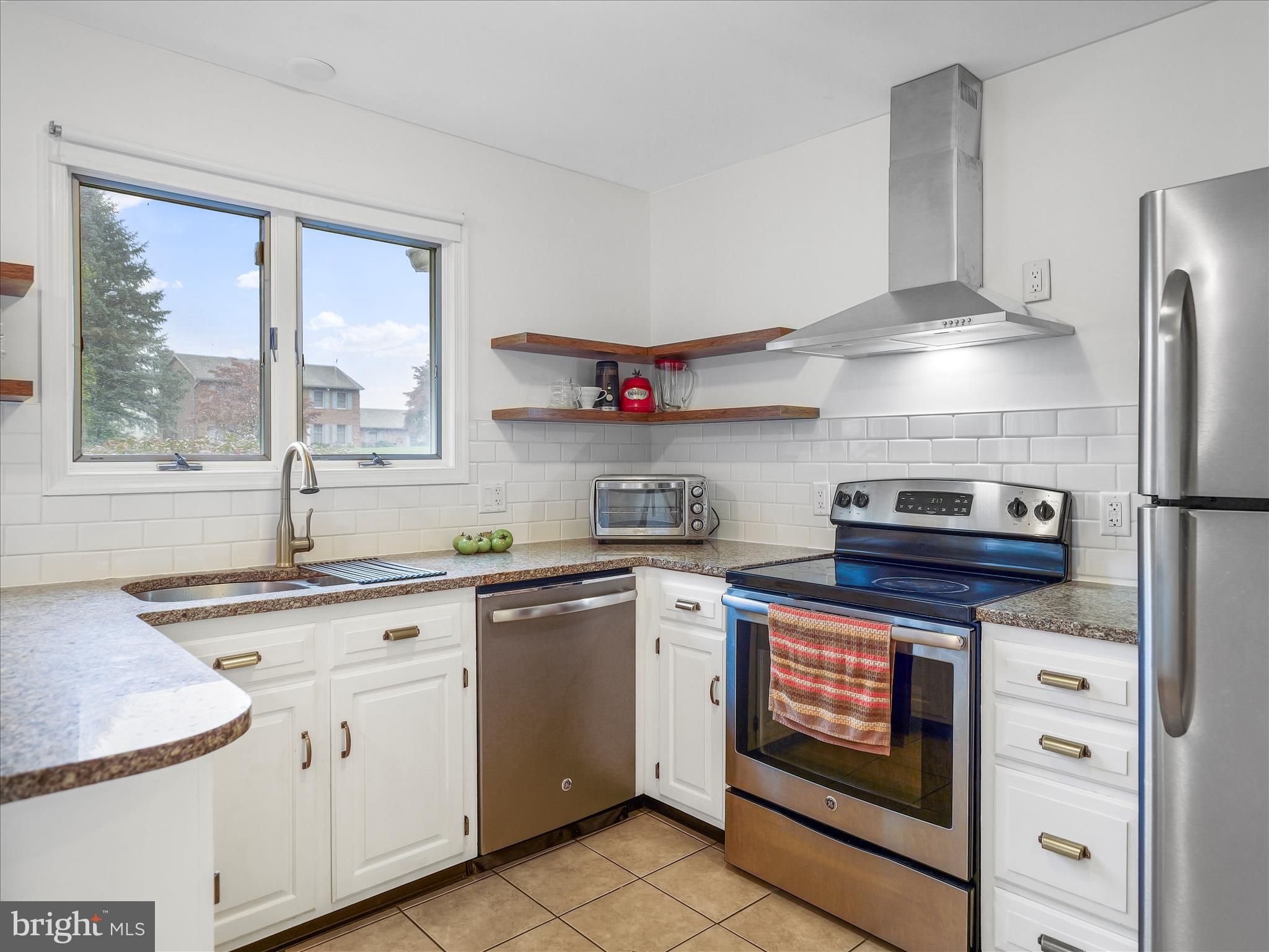 LONGVIEW ESTATES - Residential