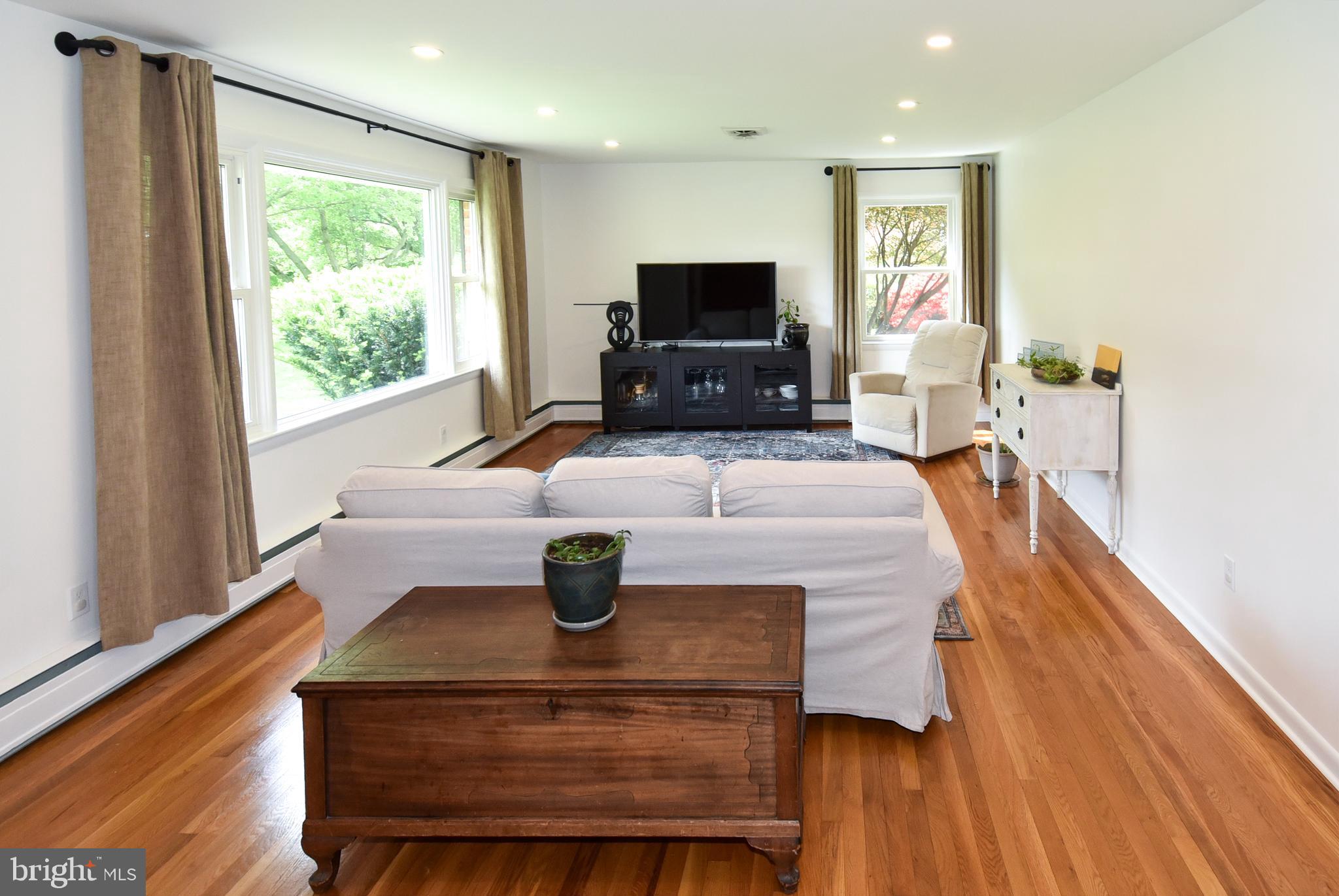 ROUND HILL - Residential Lease