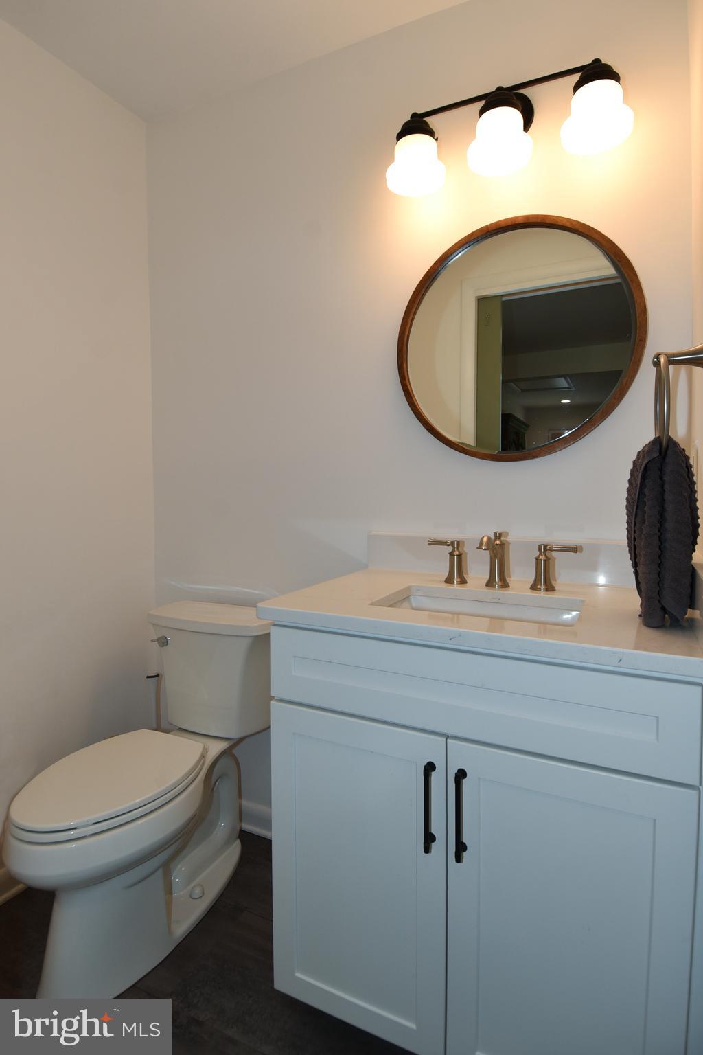 ROUND HILL - Residential Lease