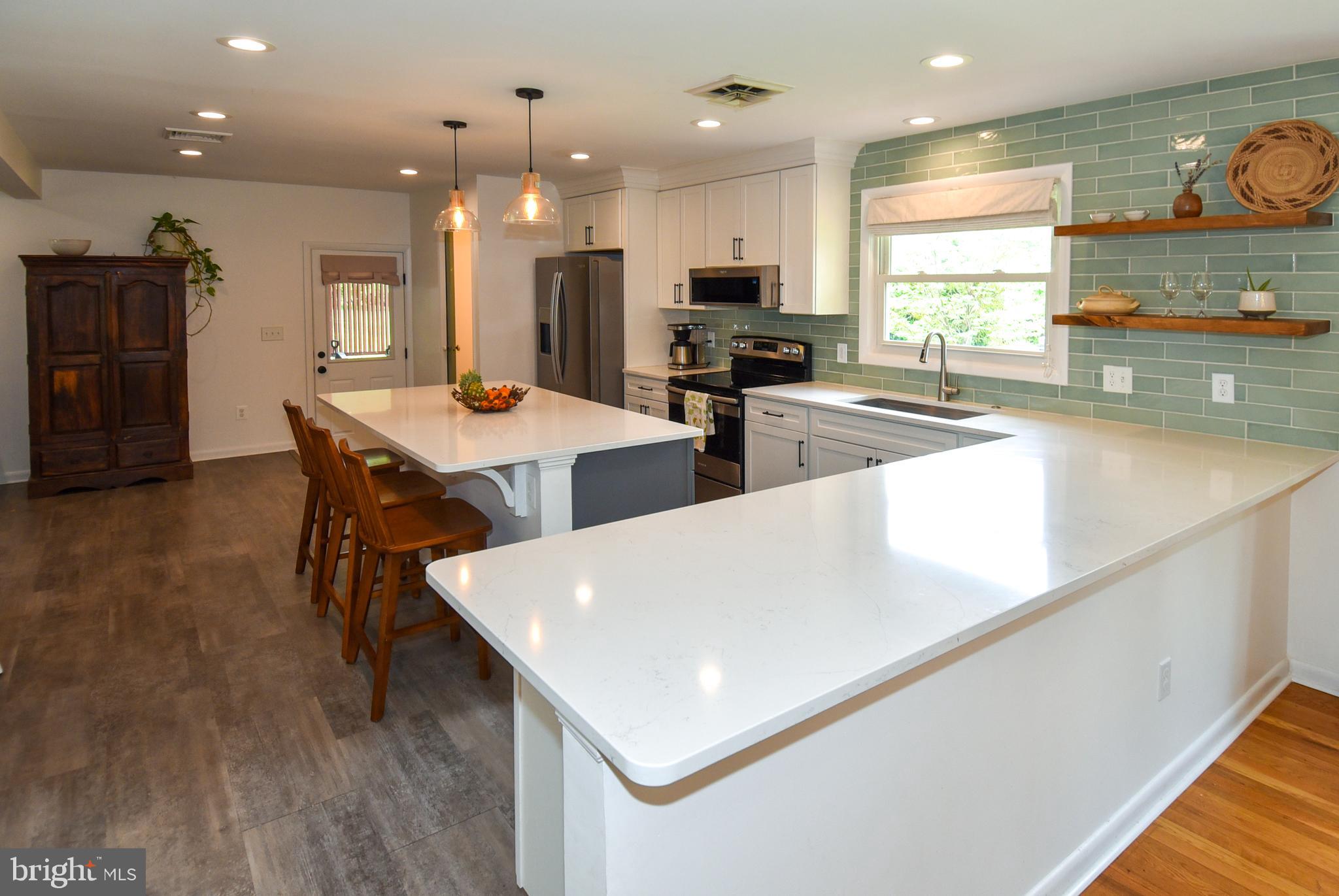 ROUND HILL - Residential Lease