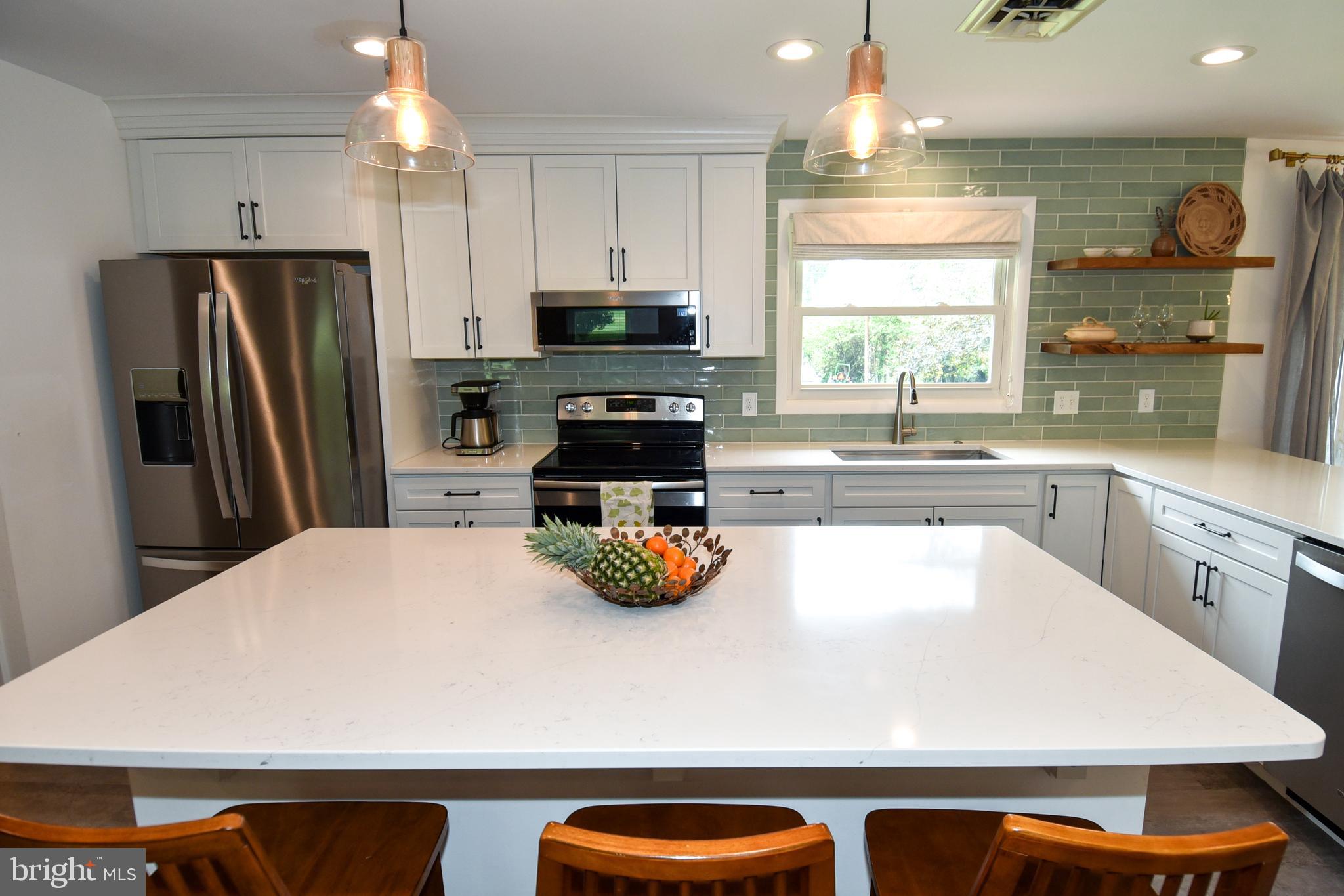 ROUND HILL - Residential Lease