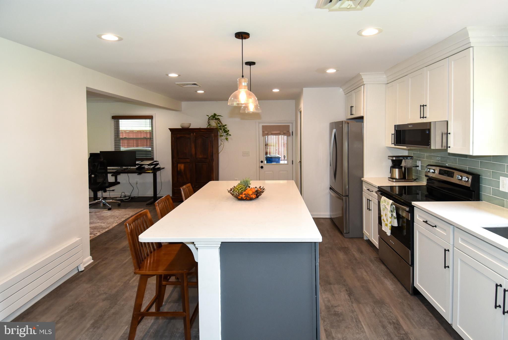 ROUND HILL - Residential Lease