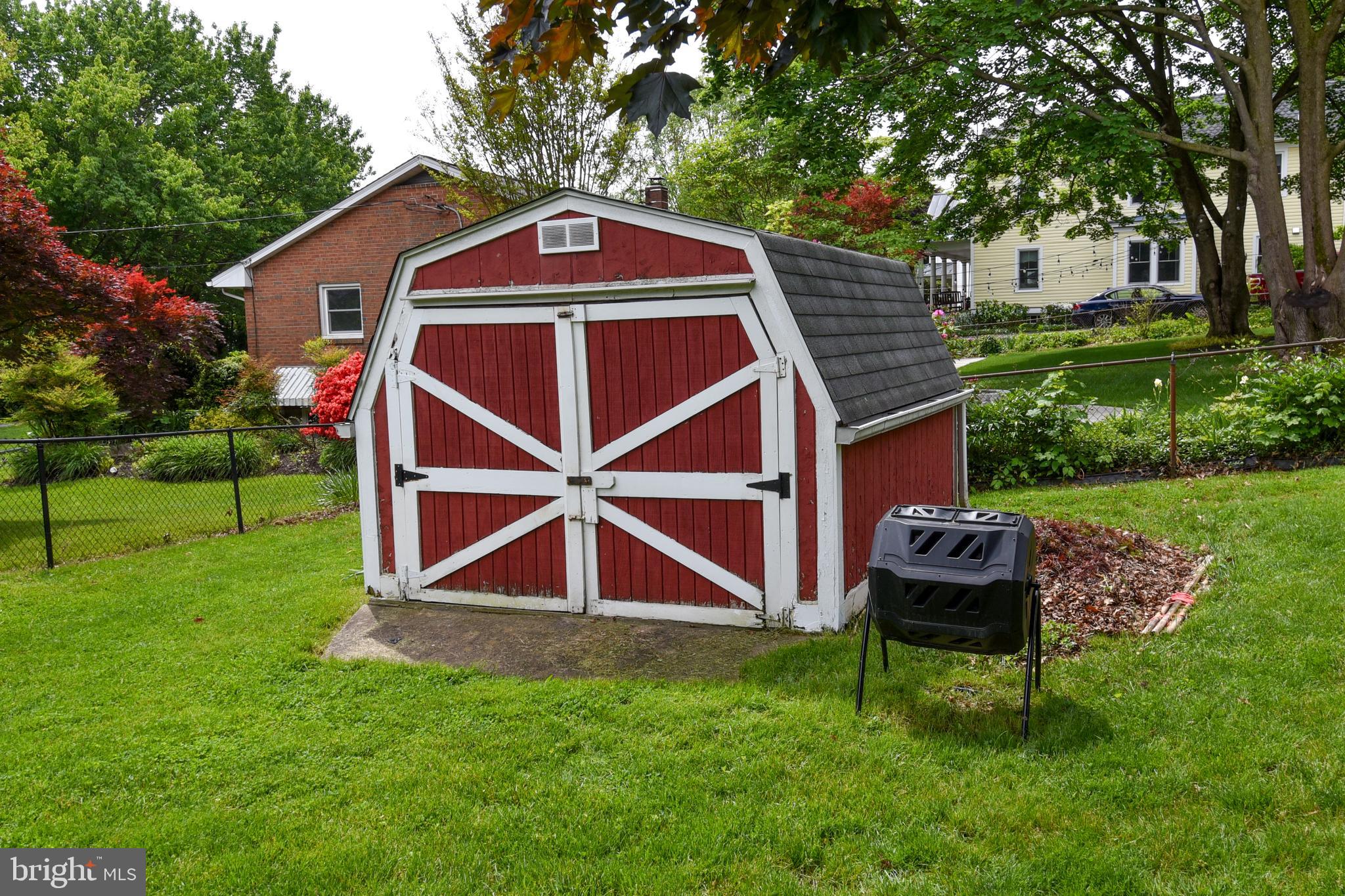 ROUND HILL - Residential Lease