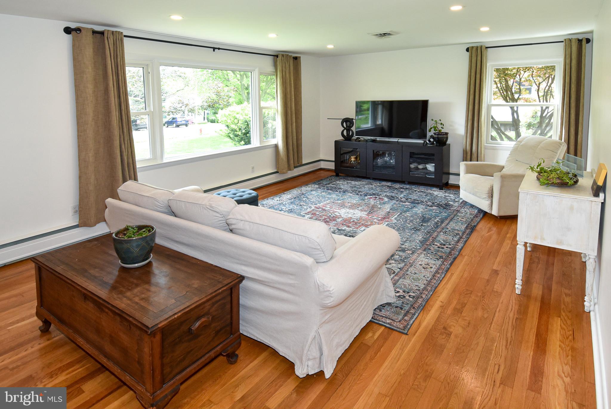 ROUND HILL - Residential Lease